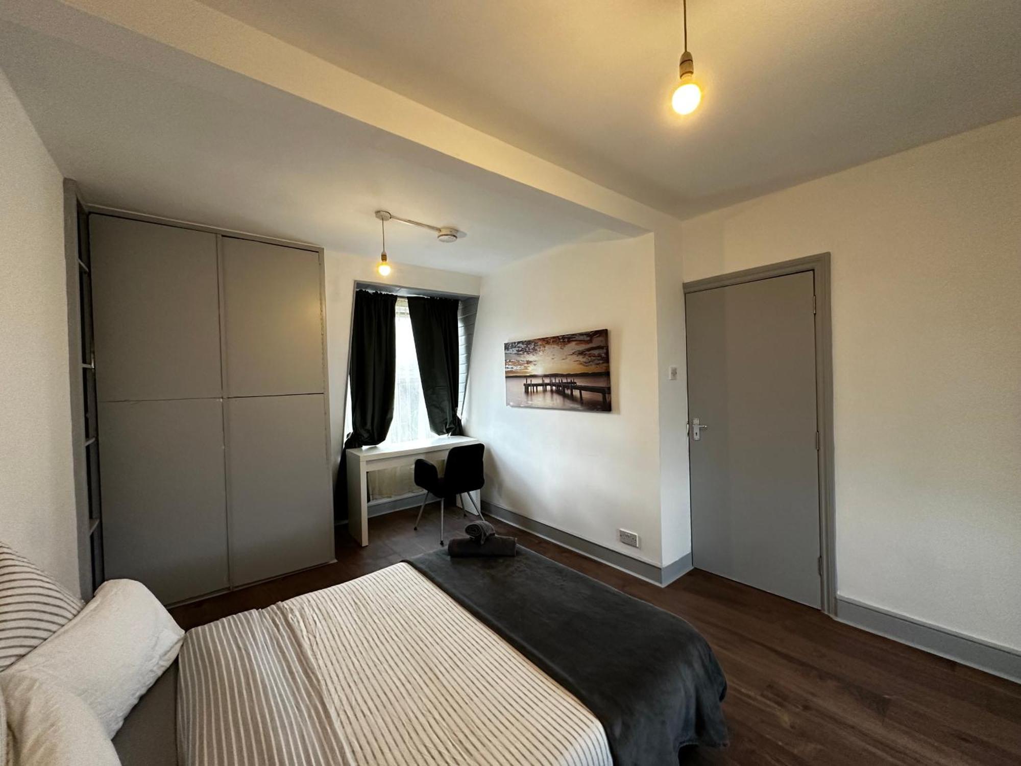 Homestay Mileend 4 Large Master Bedroom London