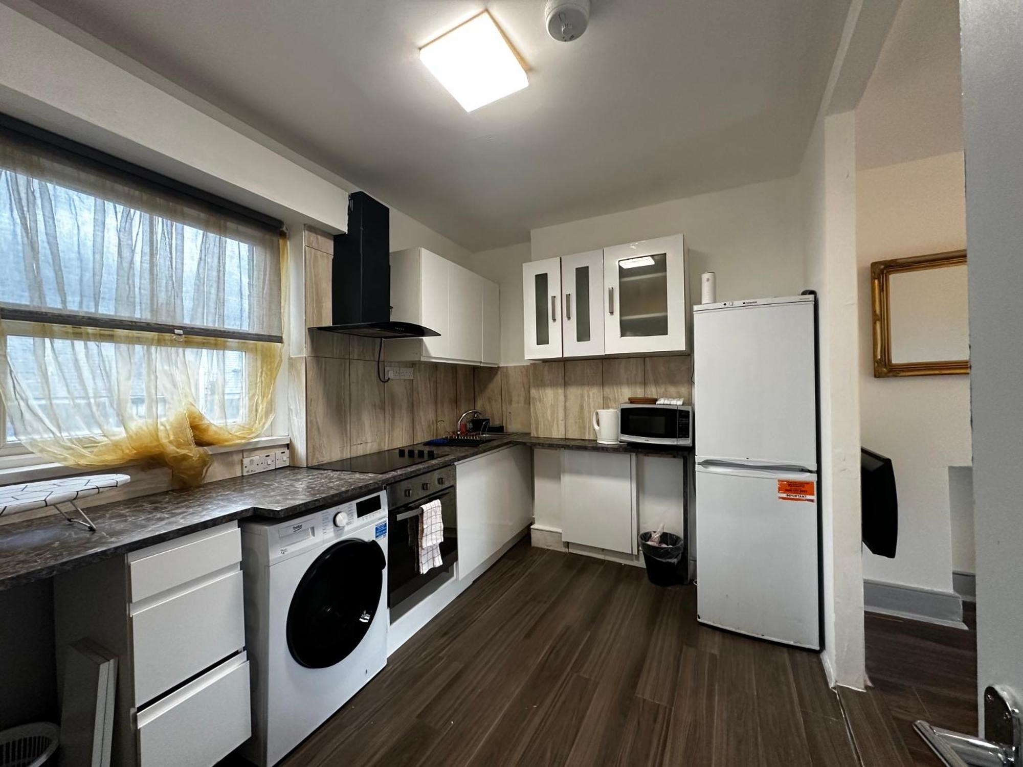 Homestay Mileend 4 Large Master Bedroom London