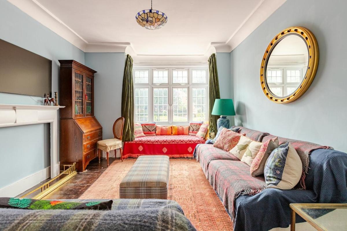 Сasa de vacaciones Classic House & Garden 25mins From Museums *