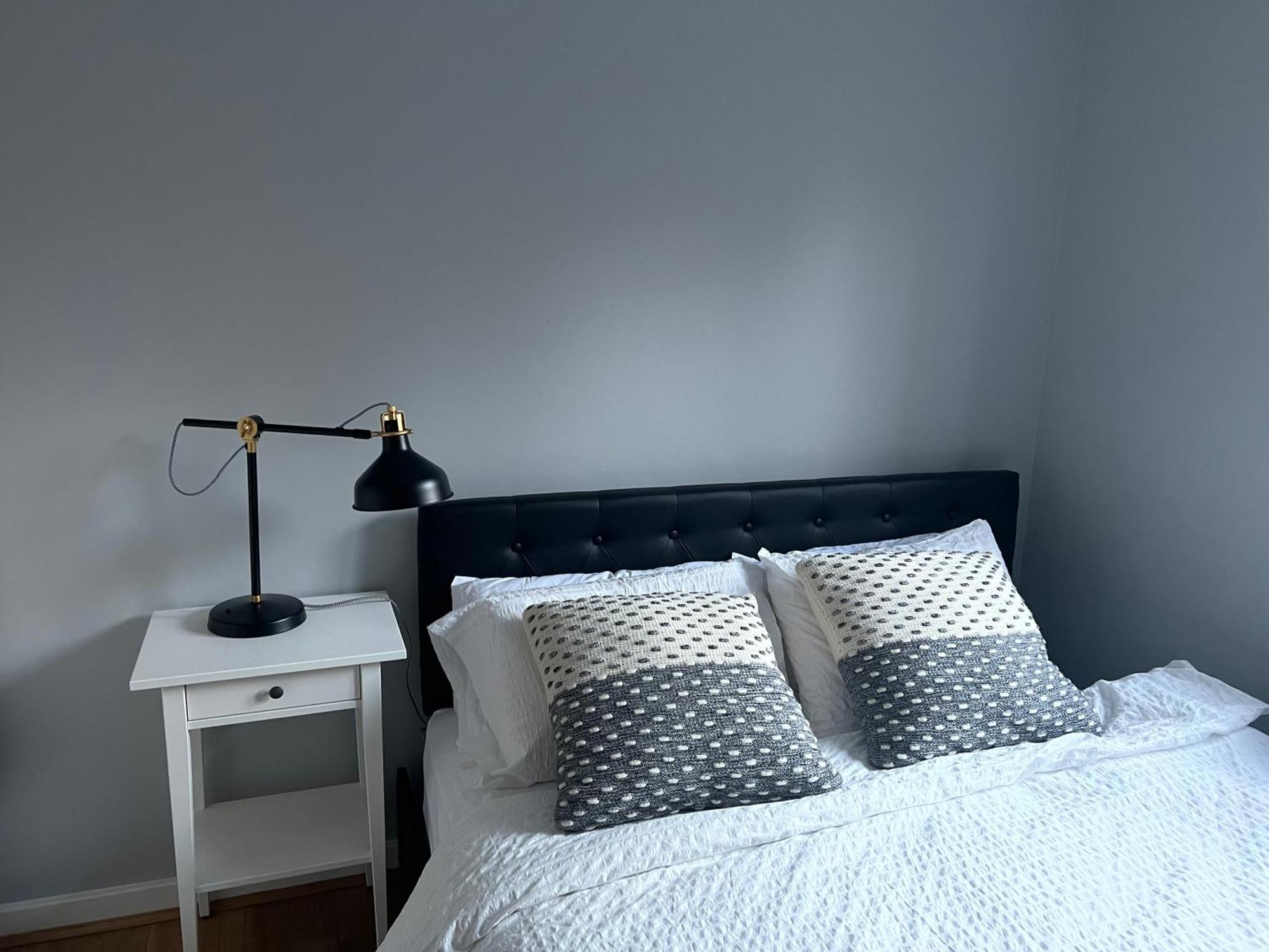 Luxurious 2 Bed 2 Bath With Parking In Blackheath, Apartment