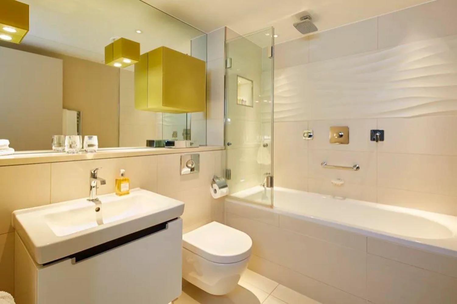 Beautiful Luxury Riverside Sleeps 8