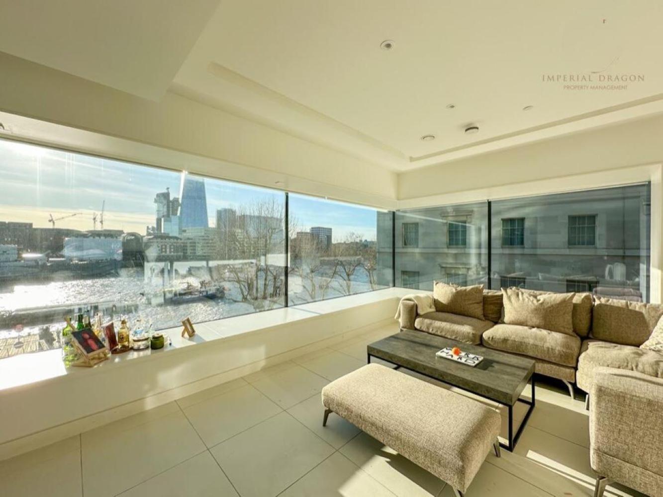 Beautiful Luxury Riverside Sleeps 8 *