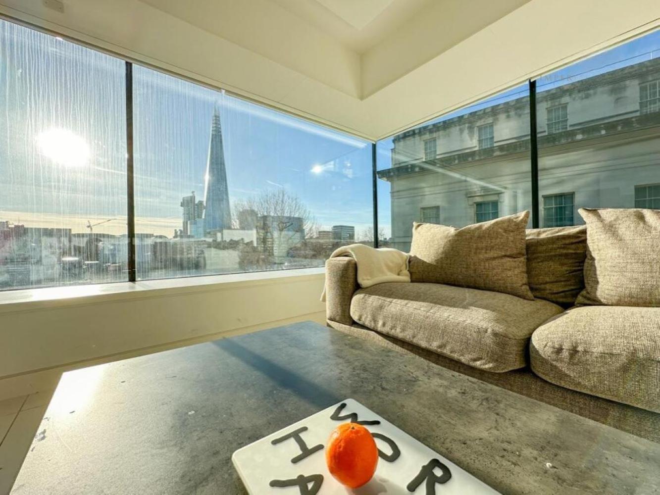Beautiful Luxury Riverside Sleeps 8 * London