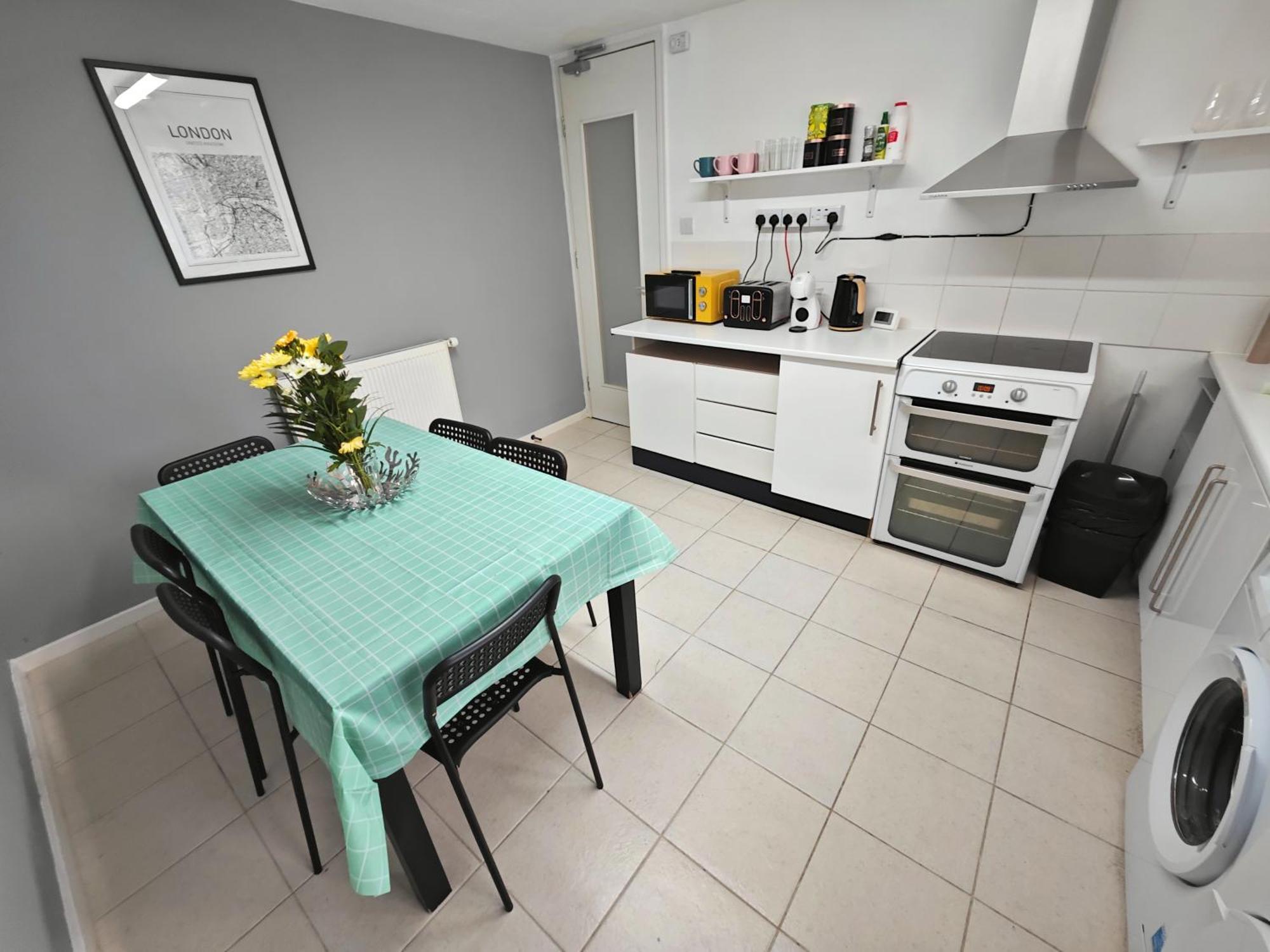 2 Bedroom Flat Next To Lord's Cricket Ground, London
