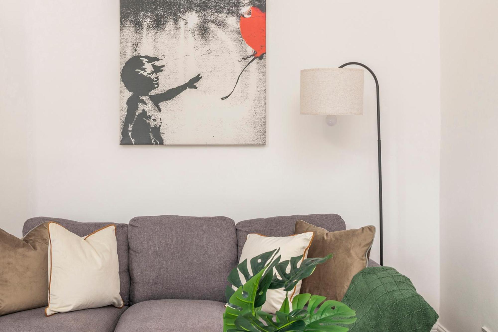 Apartment Luxury 2 Bedroom Walk To Earls Court In 2 Minutes