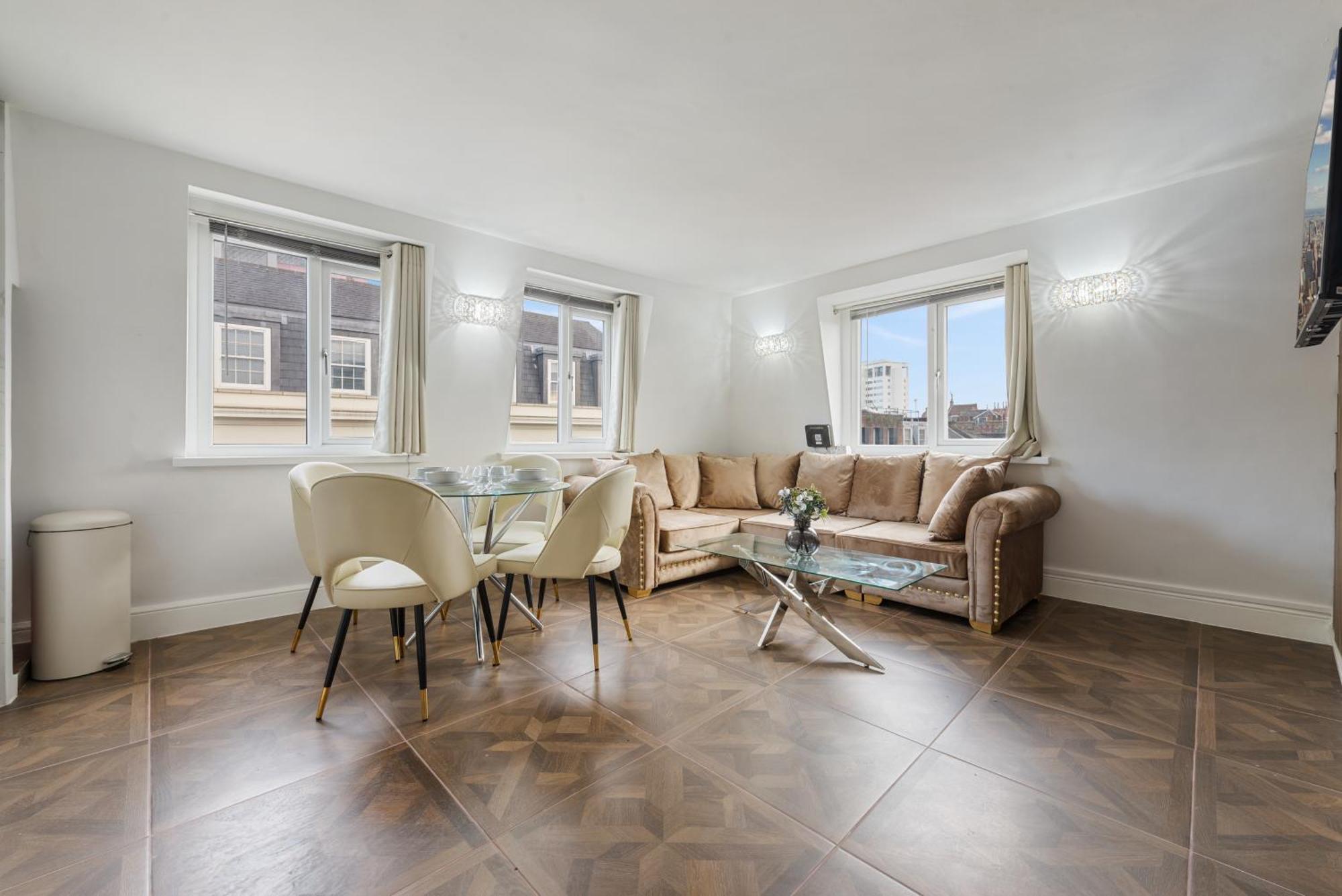 Stylish 2 Bedroom In The Heart Of Soho Gs5 Apartment London