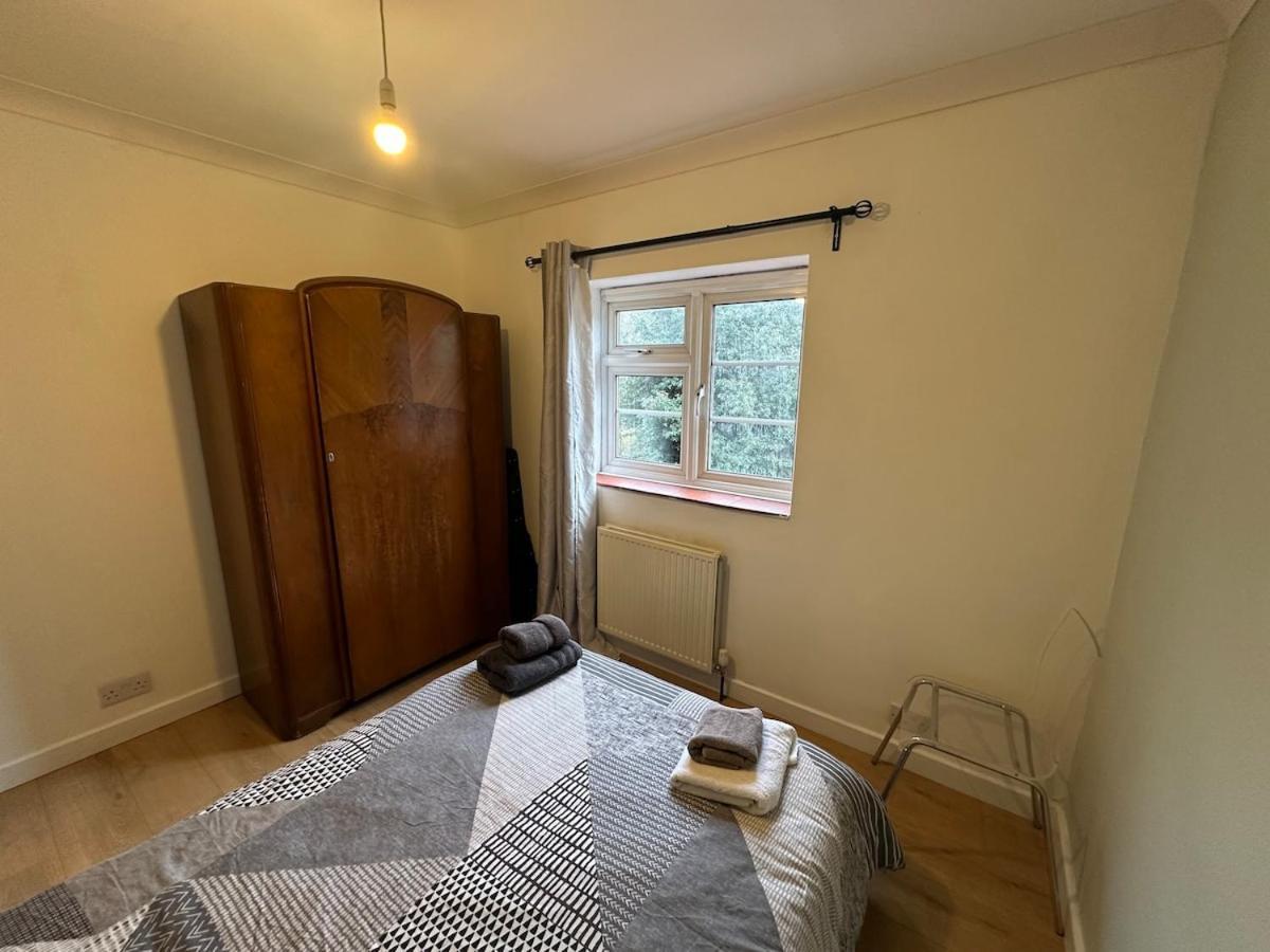 Newly Refurbished Two Bedrooms Flat Apartment London