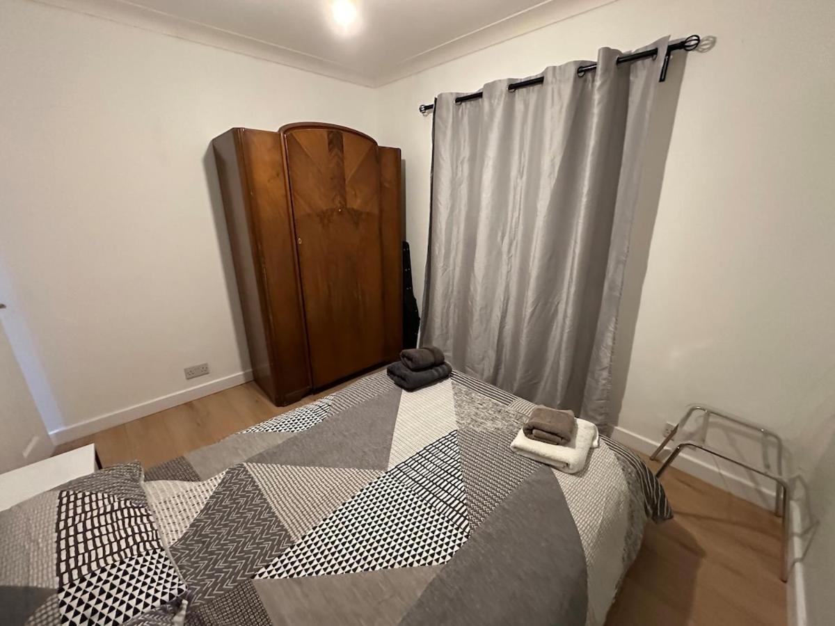 Newly Refurbished Two Bedrooms Flat Apartment