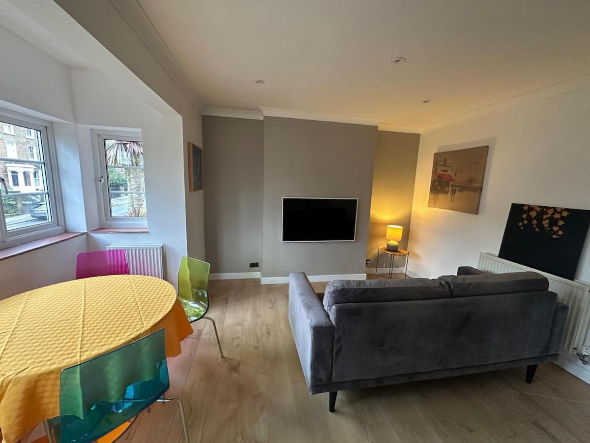 Newly Refurbished Two Bedrooms Flat Apartment