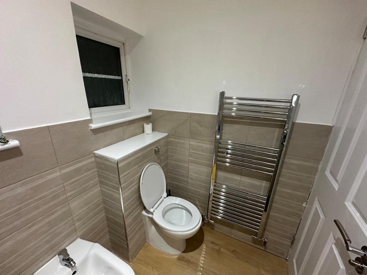 Apartment Newly Refurbished Two Bedrooms Flat *