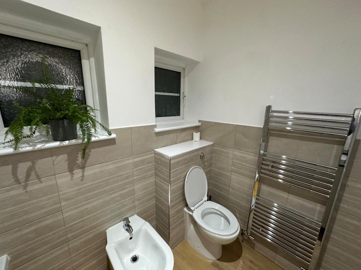 Newly Refurbished Two Bedrooms Flat * London
