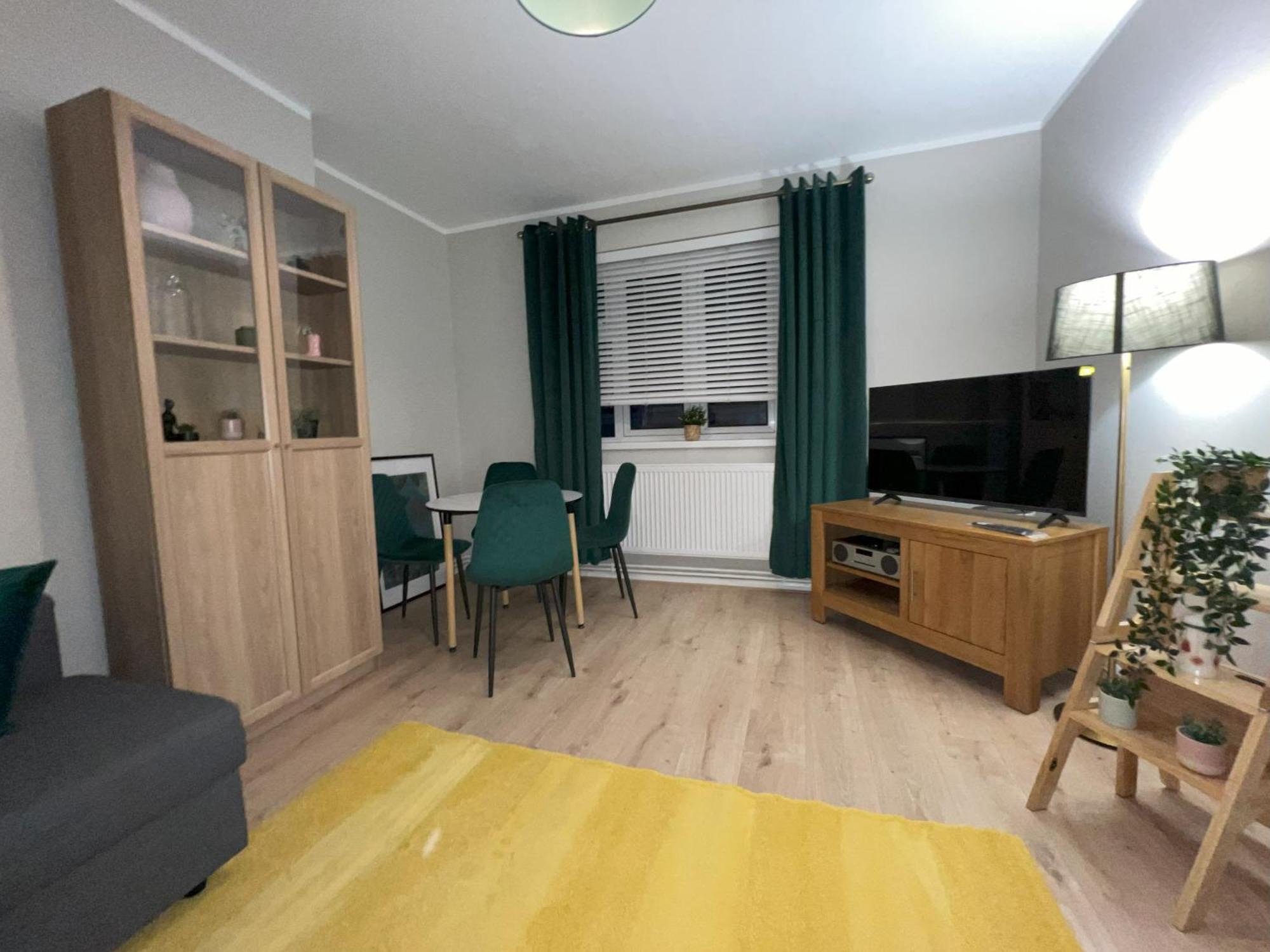 Spacious & Modern Family Gem Apartment *