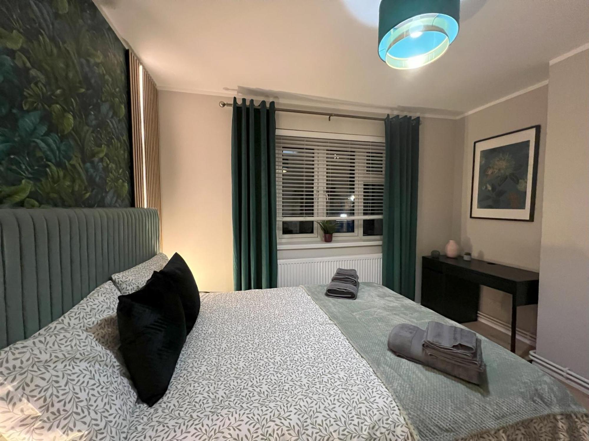 Spacious & Modern Family Gem Apartment