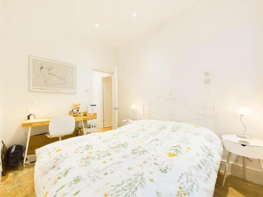 Apartment In A Very Central Location Limited Offer In January, Card Payment London