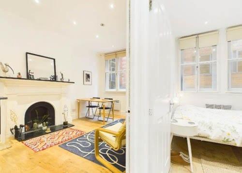 In A Very Central Location Limited Offer In January, Card Payment * London