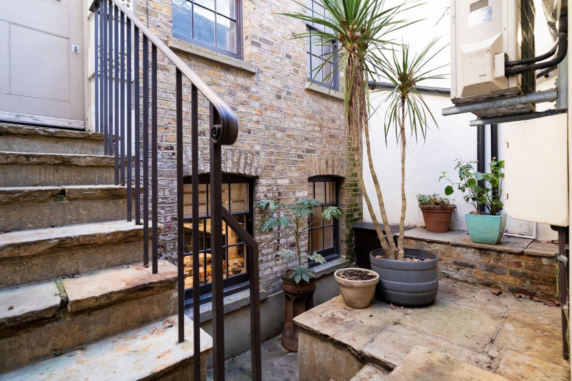 Bnbnova - 2br With Patio - Vauxhall & Waterloo Apartment