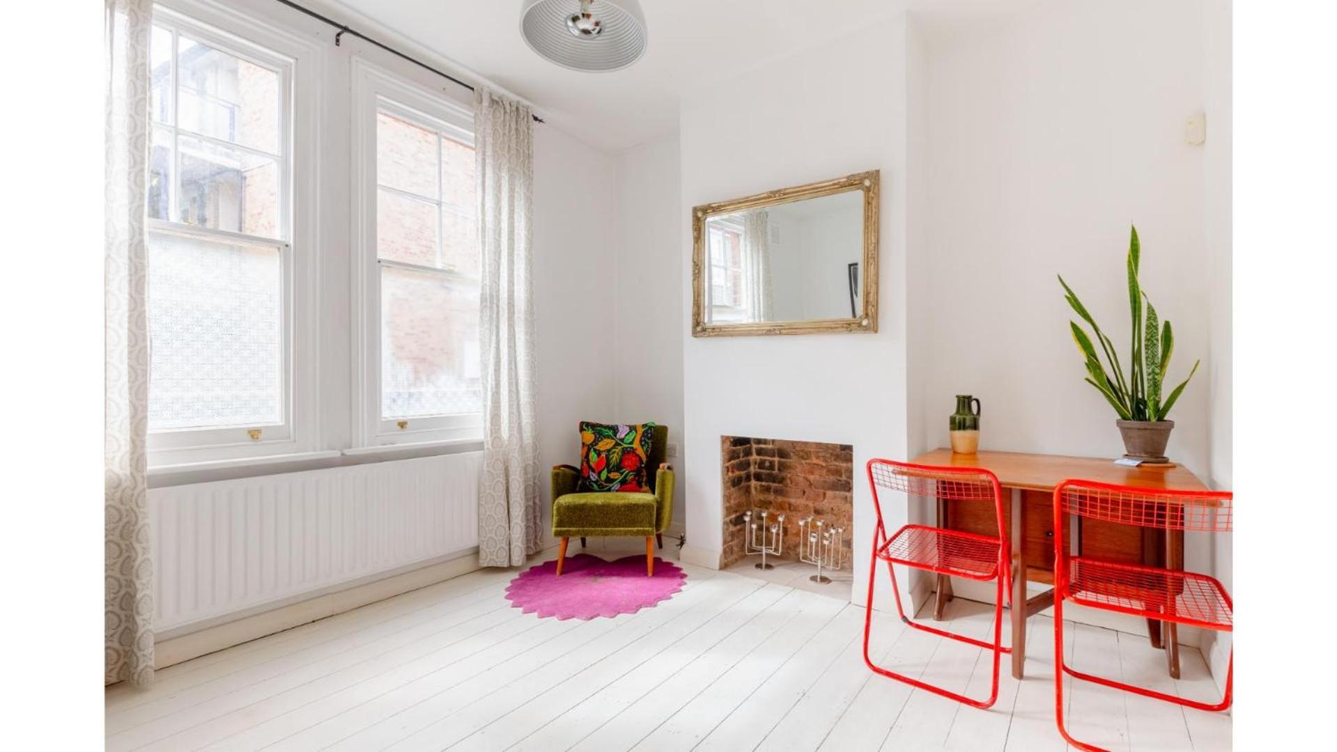 Redesigned 1bd Victorian Coach House Dalston London
