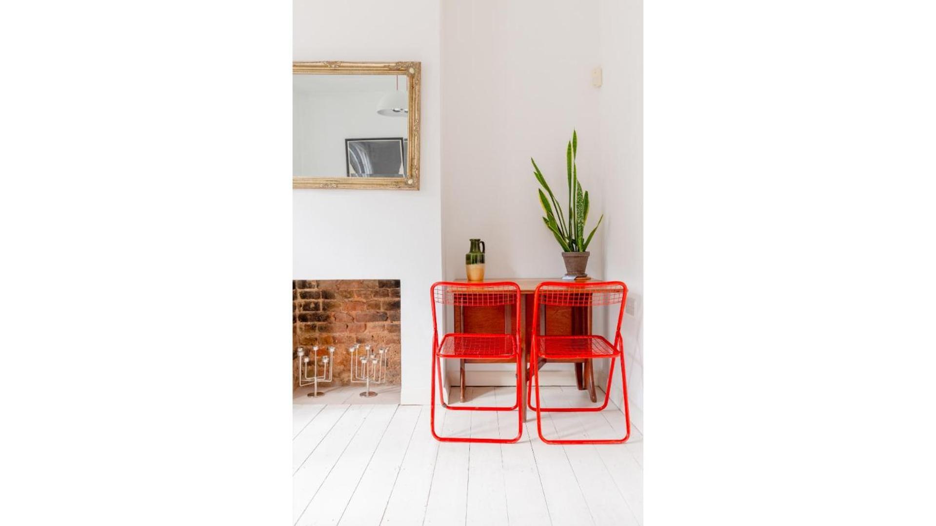 Redesigned 1bd Victorian Coach House Dalston * London