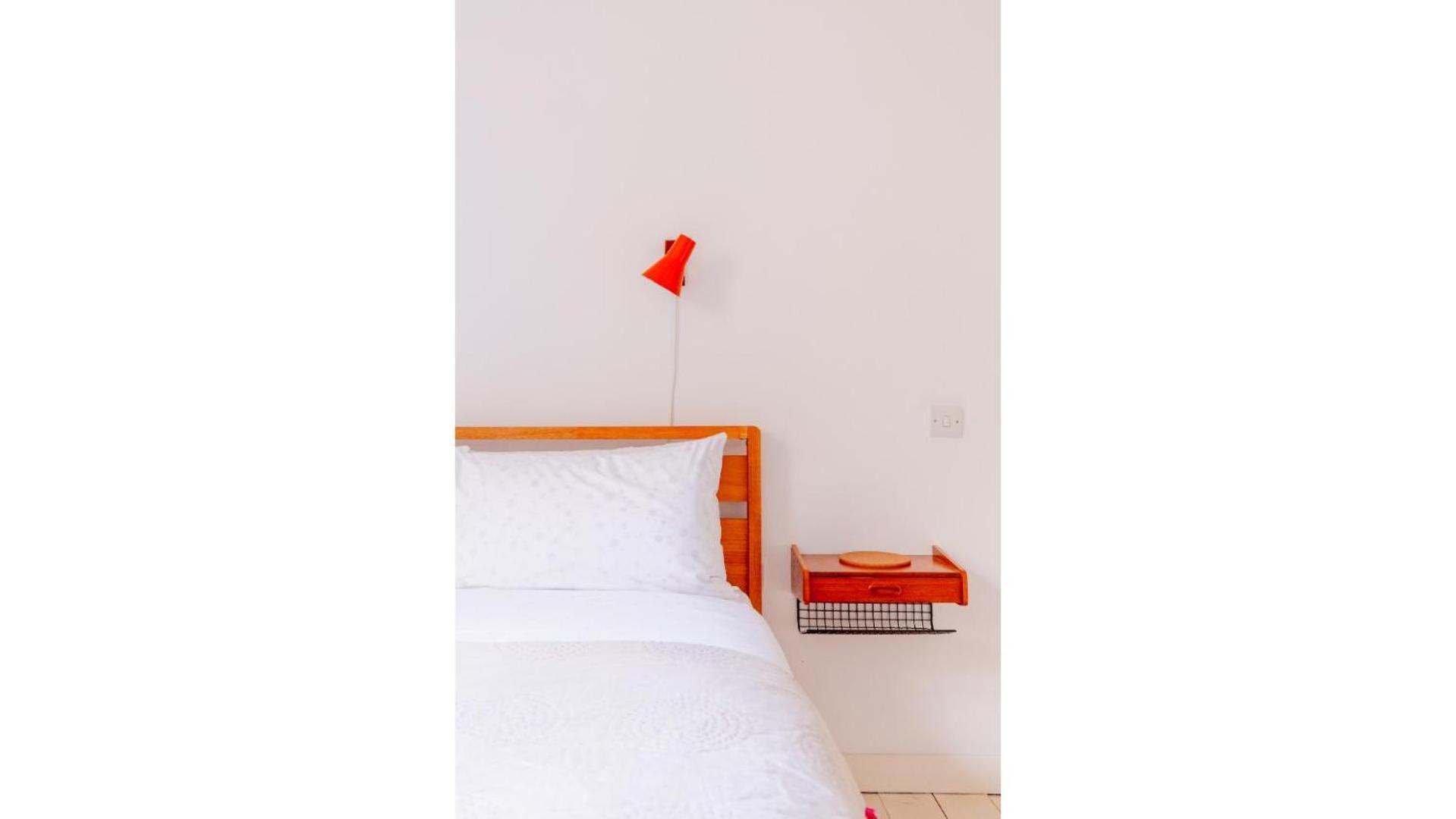 Redesigned 1bd Victorian Coach House Dalston