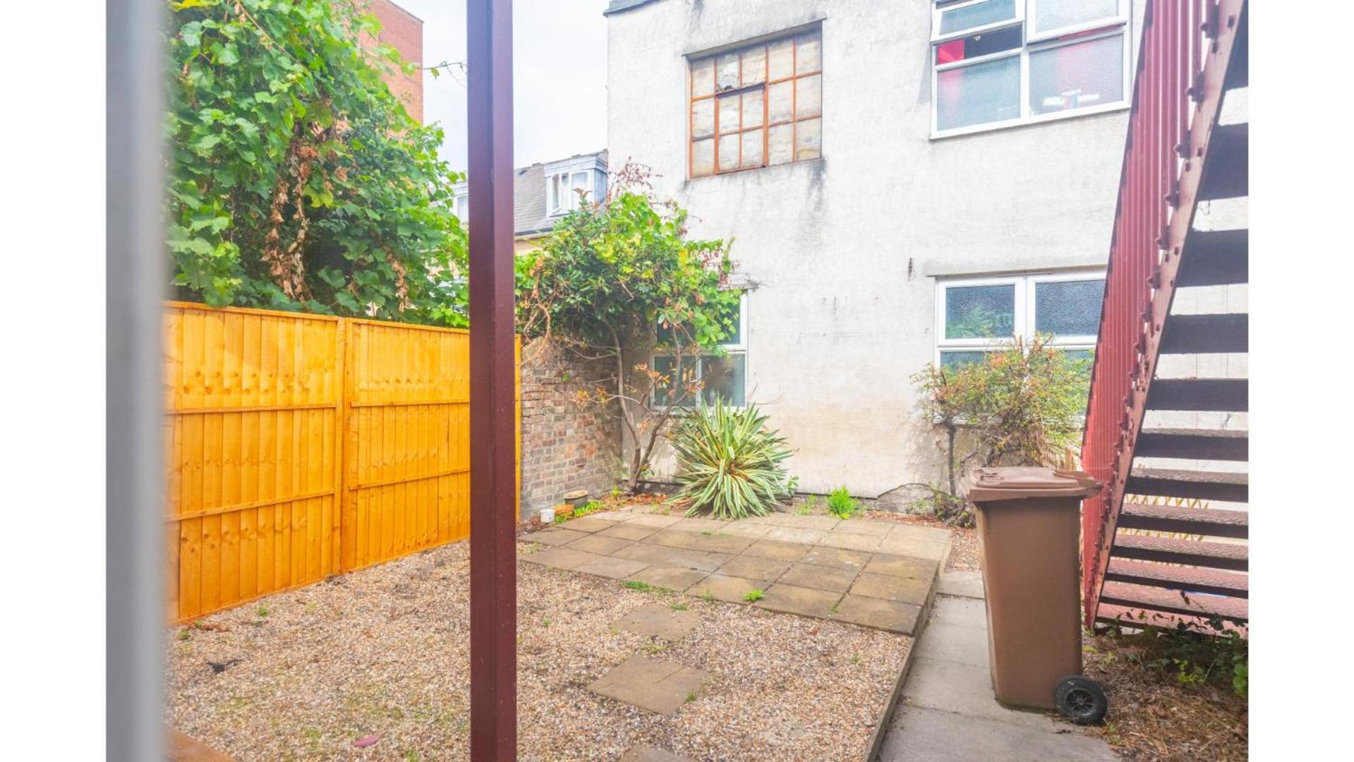 Redesigned 1bd Victorian Coach House Dalston * London