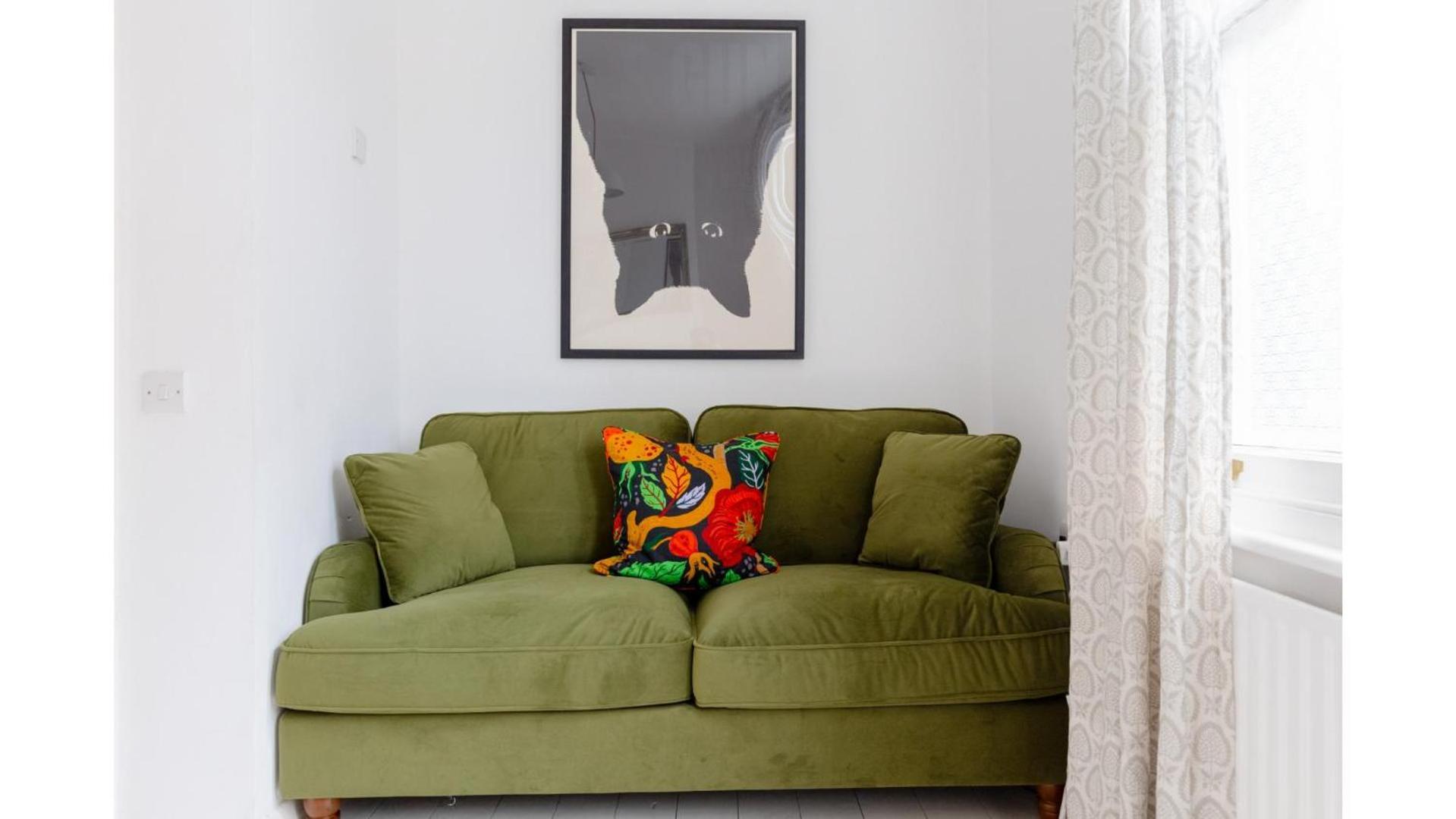 Apartment Redesigned 1bd Victorian Coach House Dalston