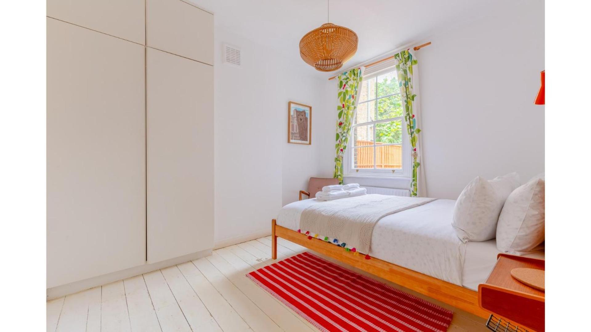 Redesigned 1bd Victorian Coach House Dalston Apartment London