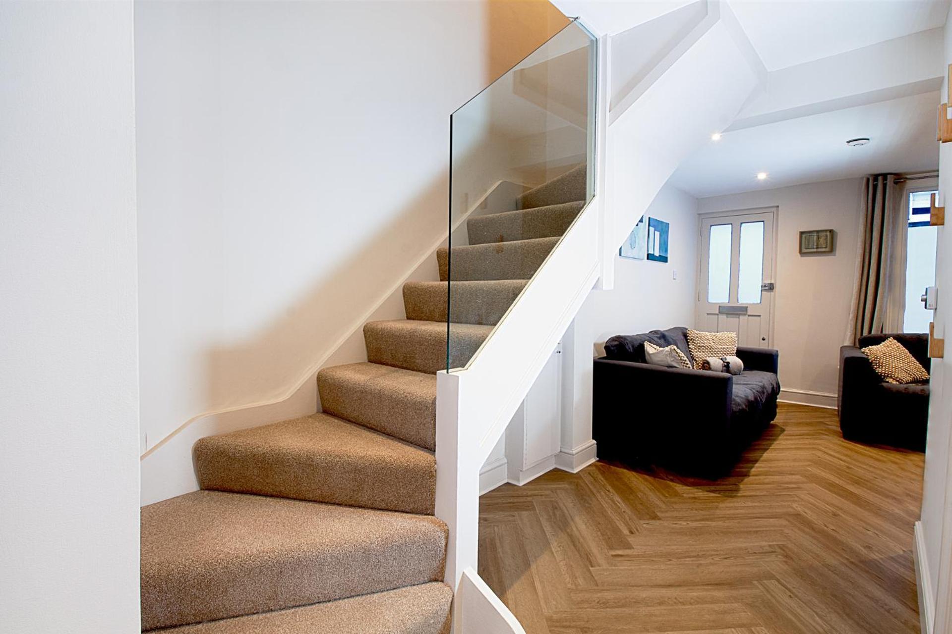 Appartement Lovely And Newly Refurbished 2bd Maze Hill Londen