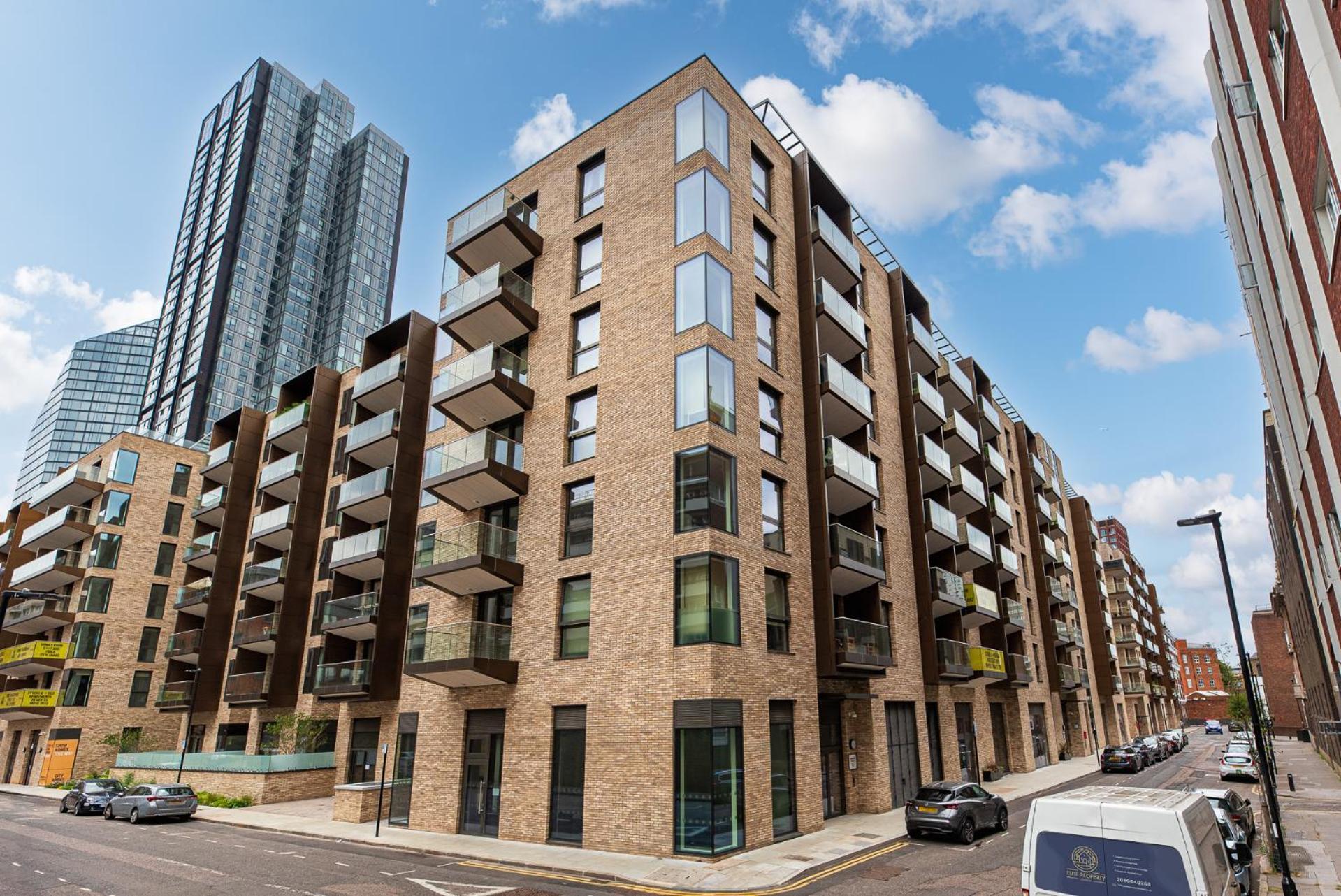 Lavish 2 Bedroom Flat With Private Balcony In Clerkenwell, Barbican * Londen