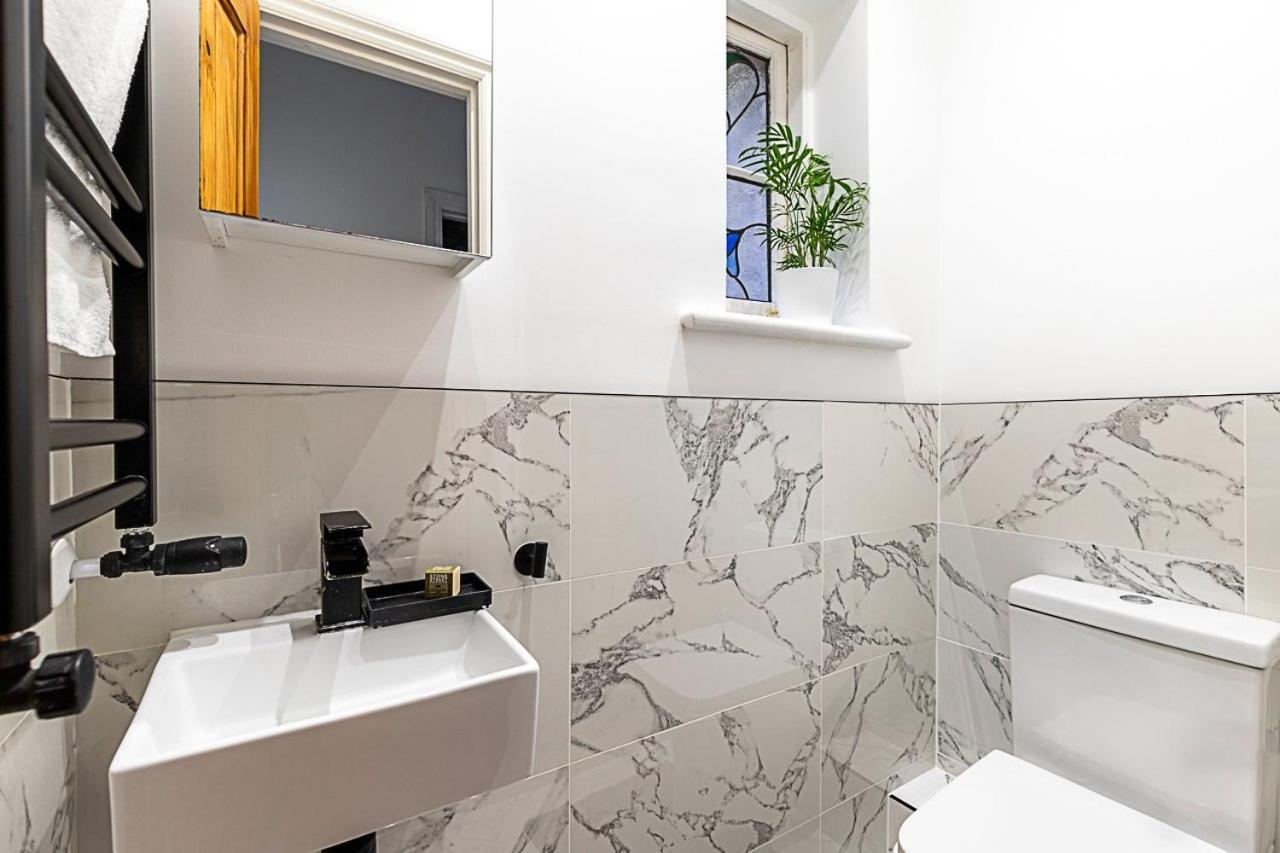 Stylish Hideaway Flat At Milton Park Highgate Apartment
