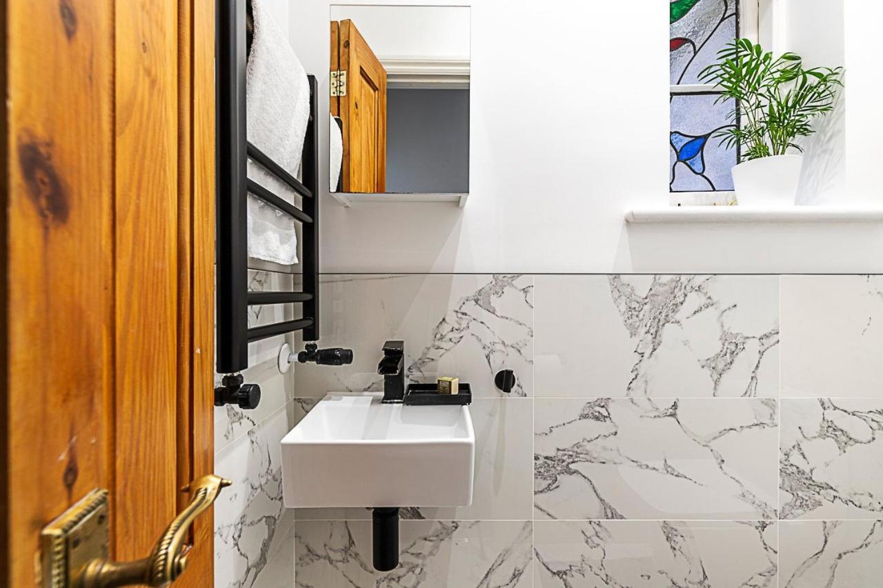 Stylish Hideaway Flat At Milton Park Highgate Apartment *