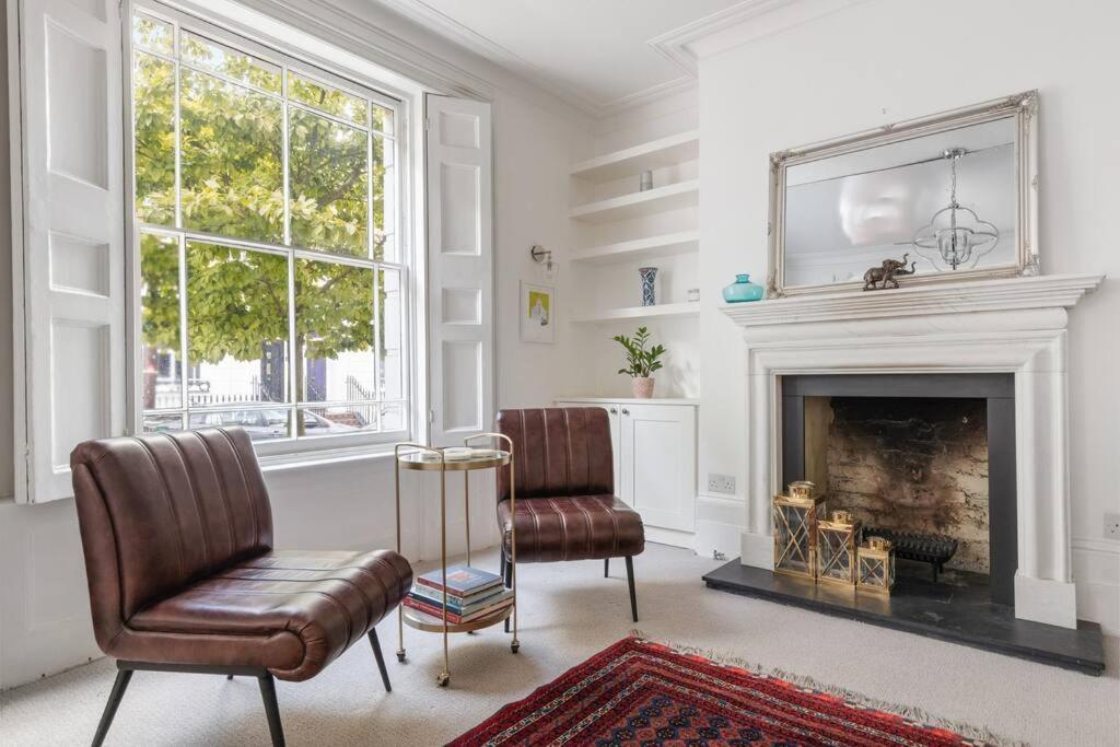 Family House Up To 8ppl With Rooftop Terrace