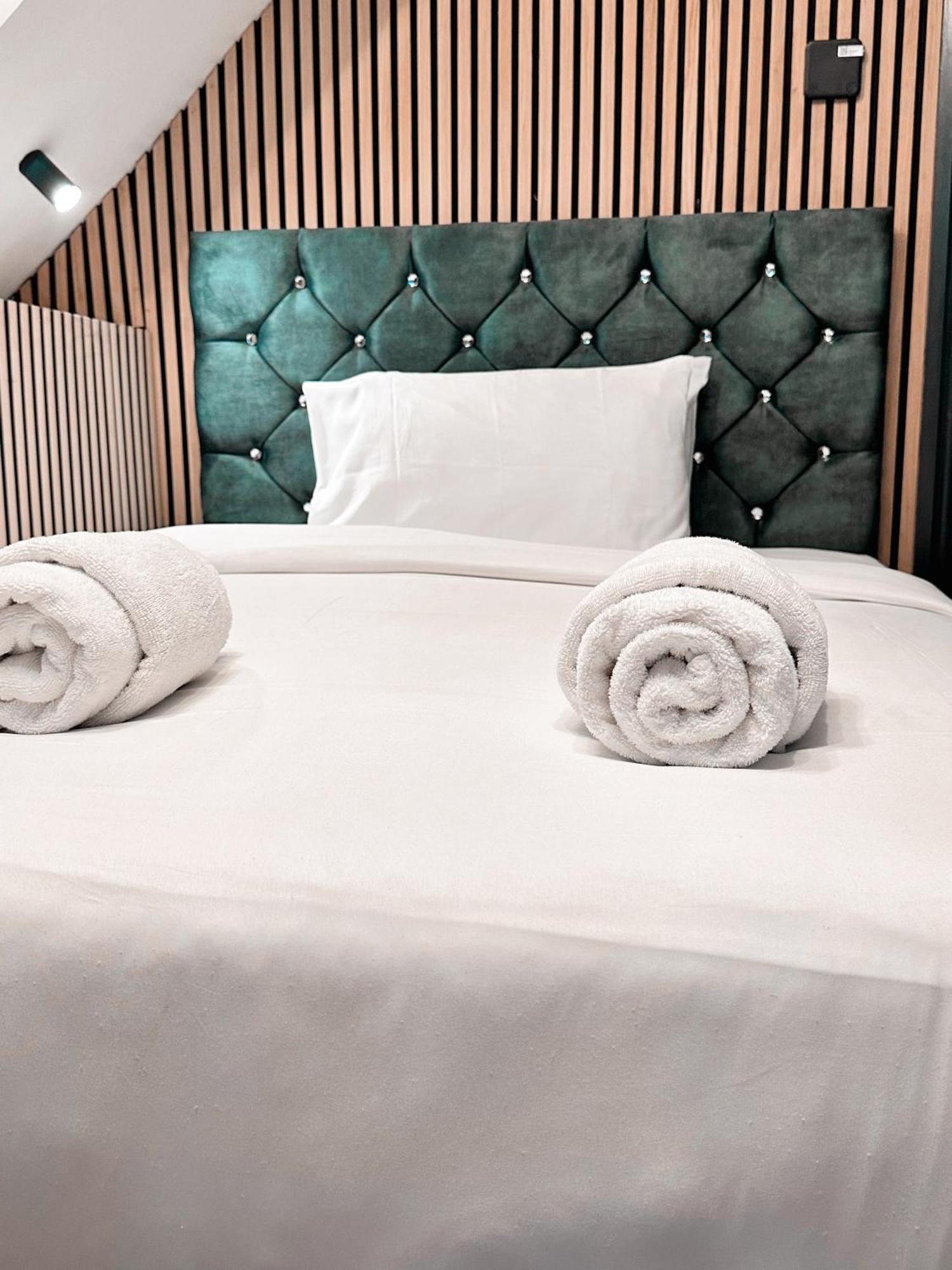 G Eighty Four Aparthotel London