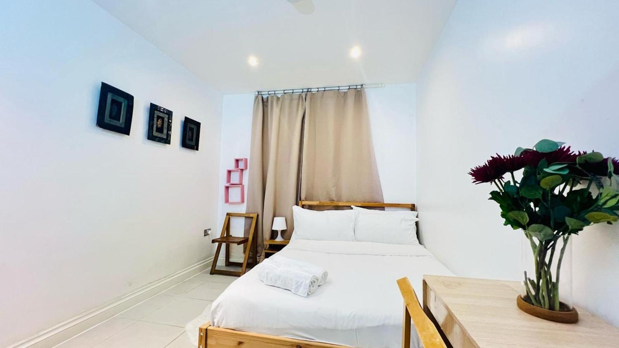 View Sunset Luxurious In Zone-1 Including One Family Twin With Its Own Stunning Private Terrace Bed & Breakfast London