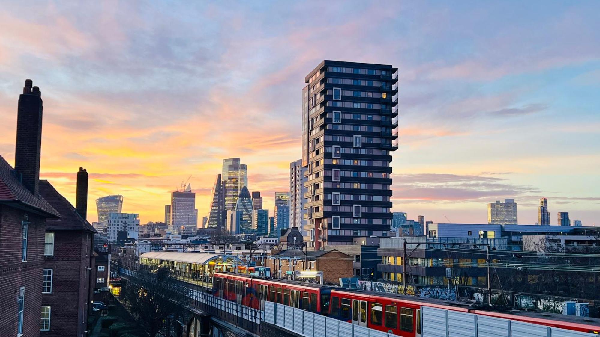 View Sunset Luxurious In Zone-1 Including One Family Twin With Its Own Stunning Private Terrace * London