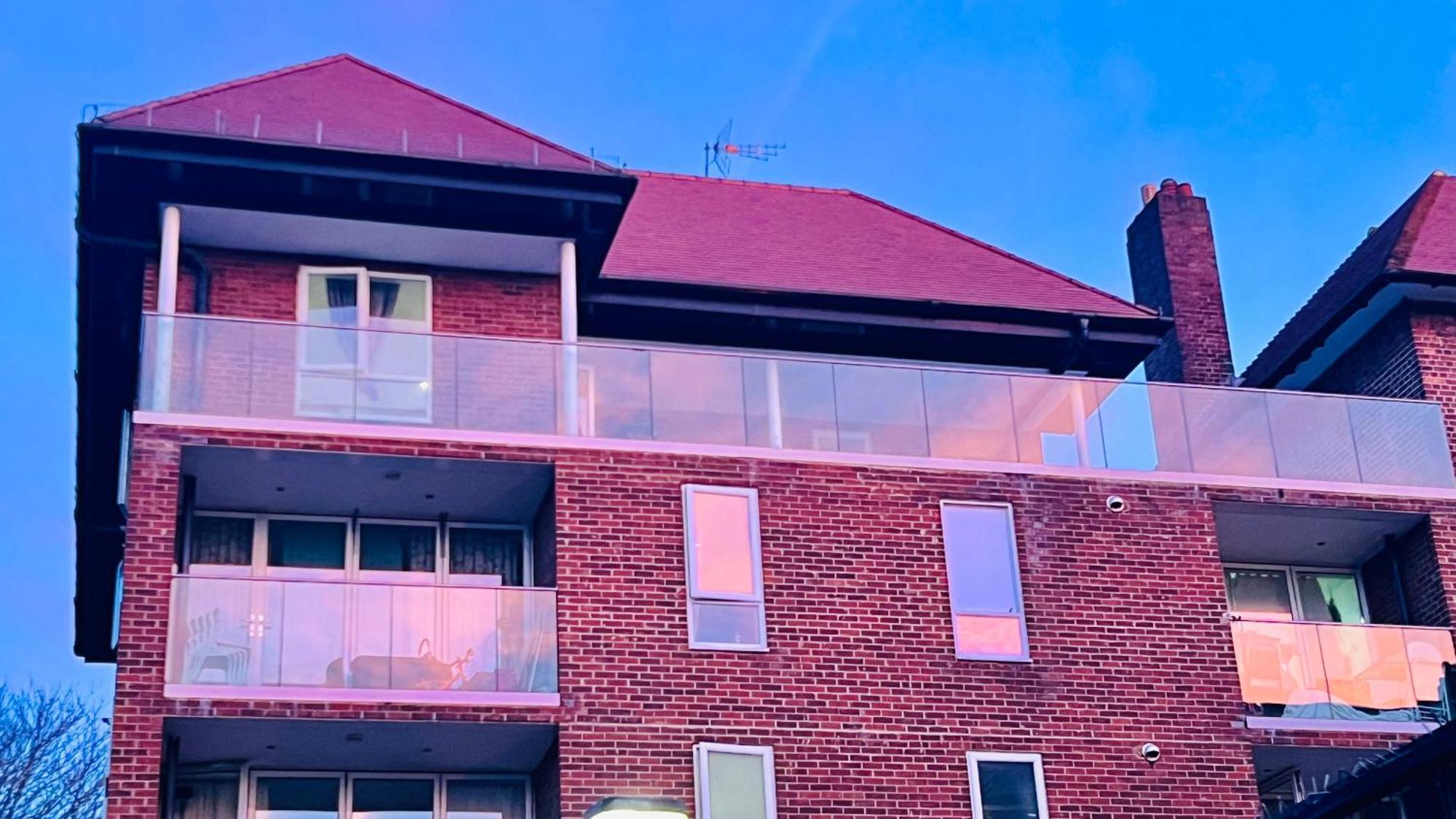 Bed & Breakfast View Sunset Luxurious In Zone-1 Including One Family Twin With Its Own Stunning Private Terrace London