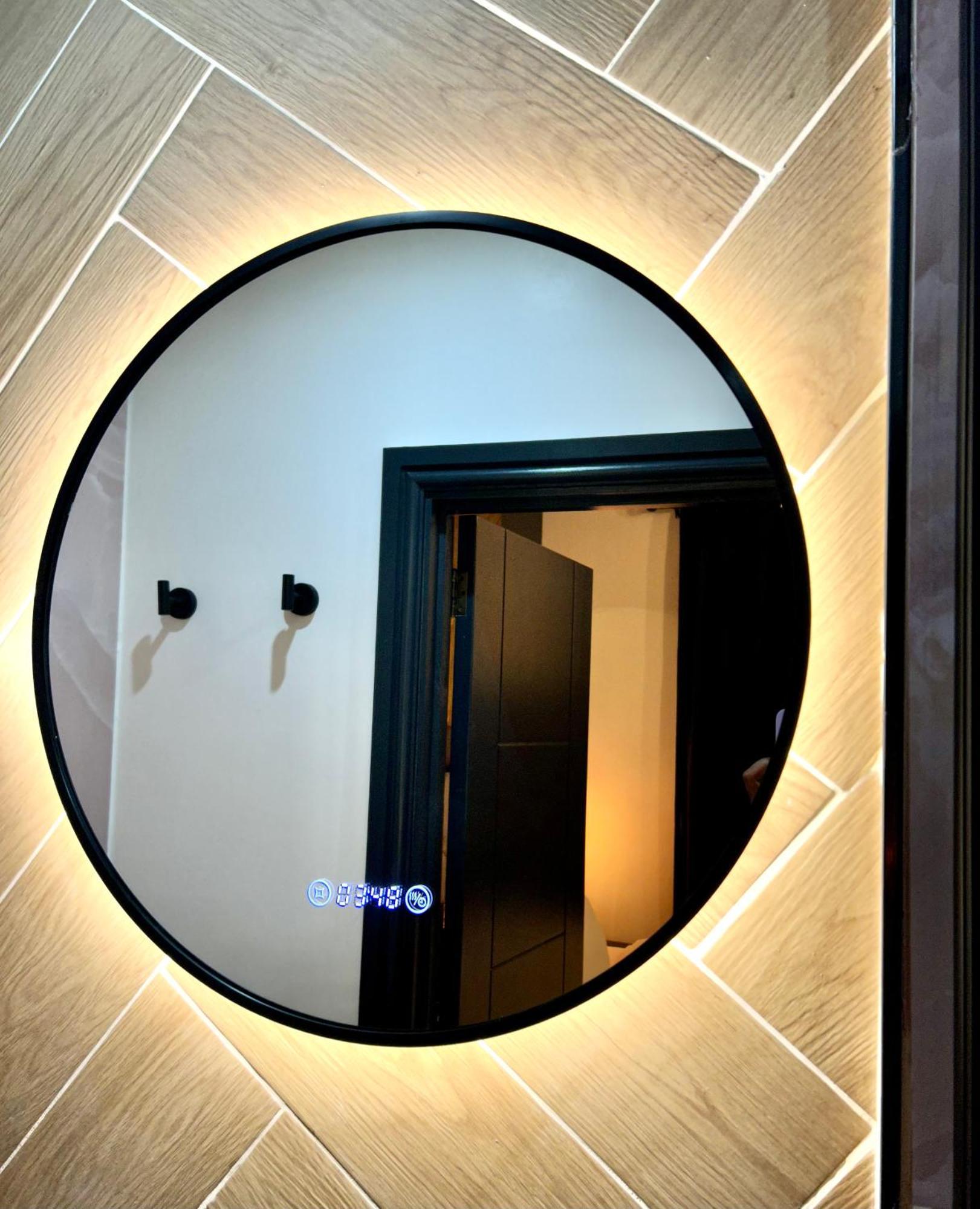 G Eighty Four Aparthotel London