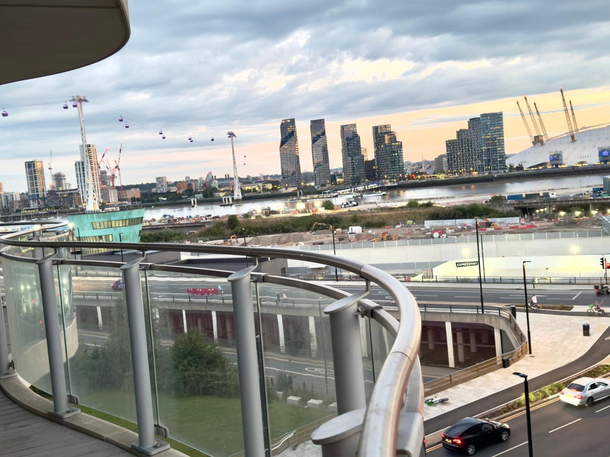 Leilighet Excel Cosy With Balcony & River View Close To O2 Arena, Cable Car, Hall London
