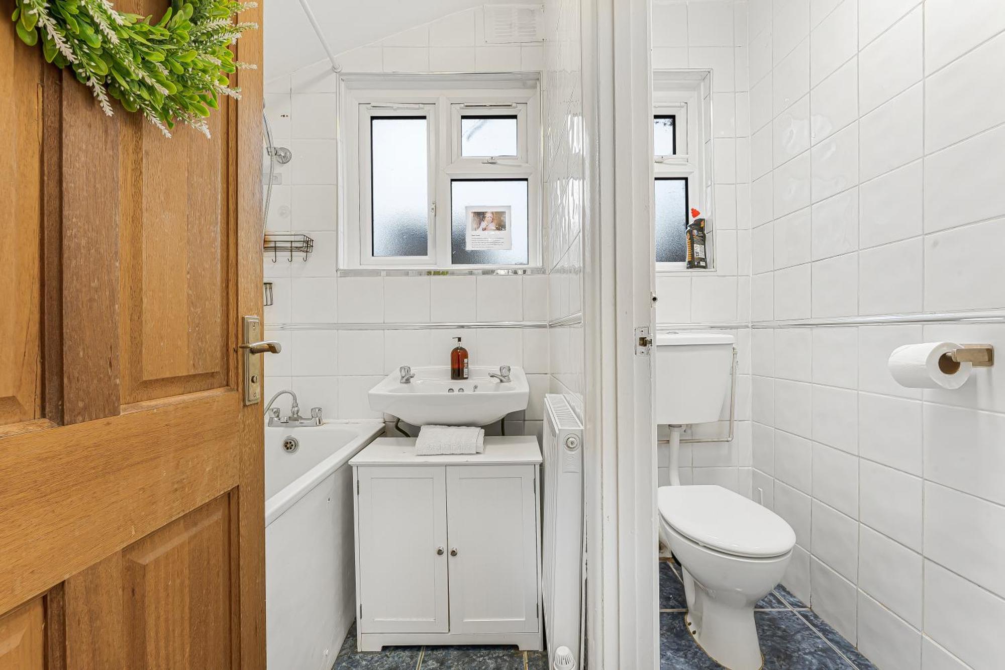 Spacious One Bedroom Private Flat In Brixton +wifi * Londen