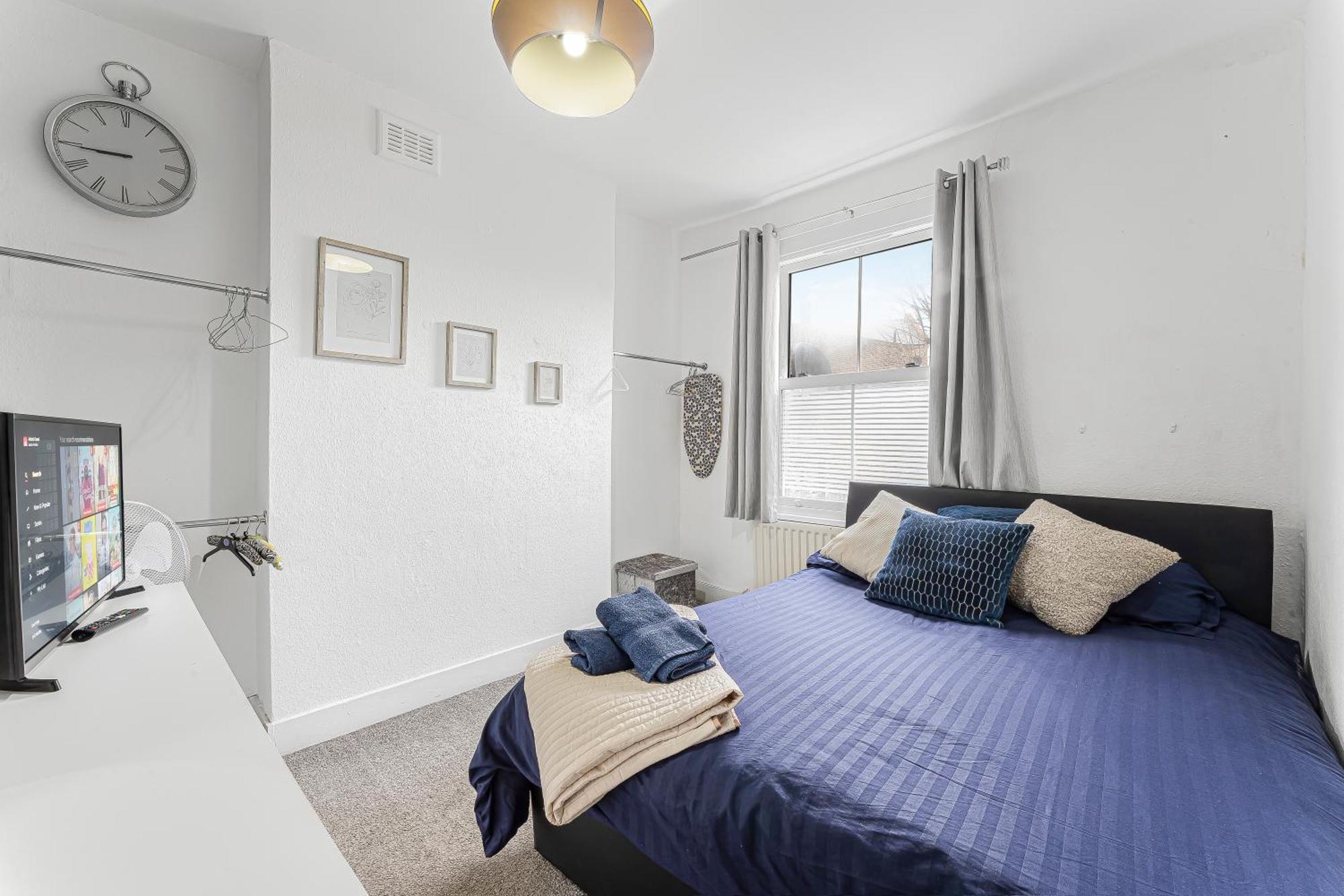 Spacious One Bedroom Private Flat In Brixton +wifi Londen
