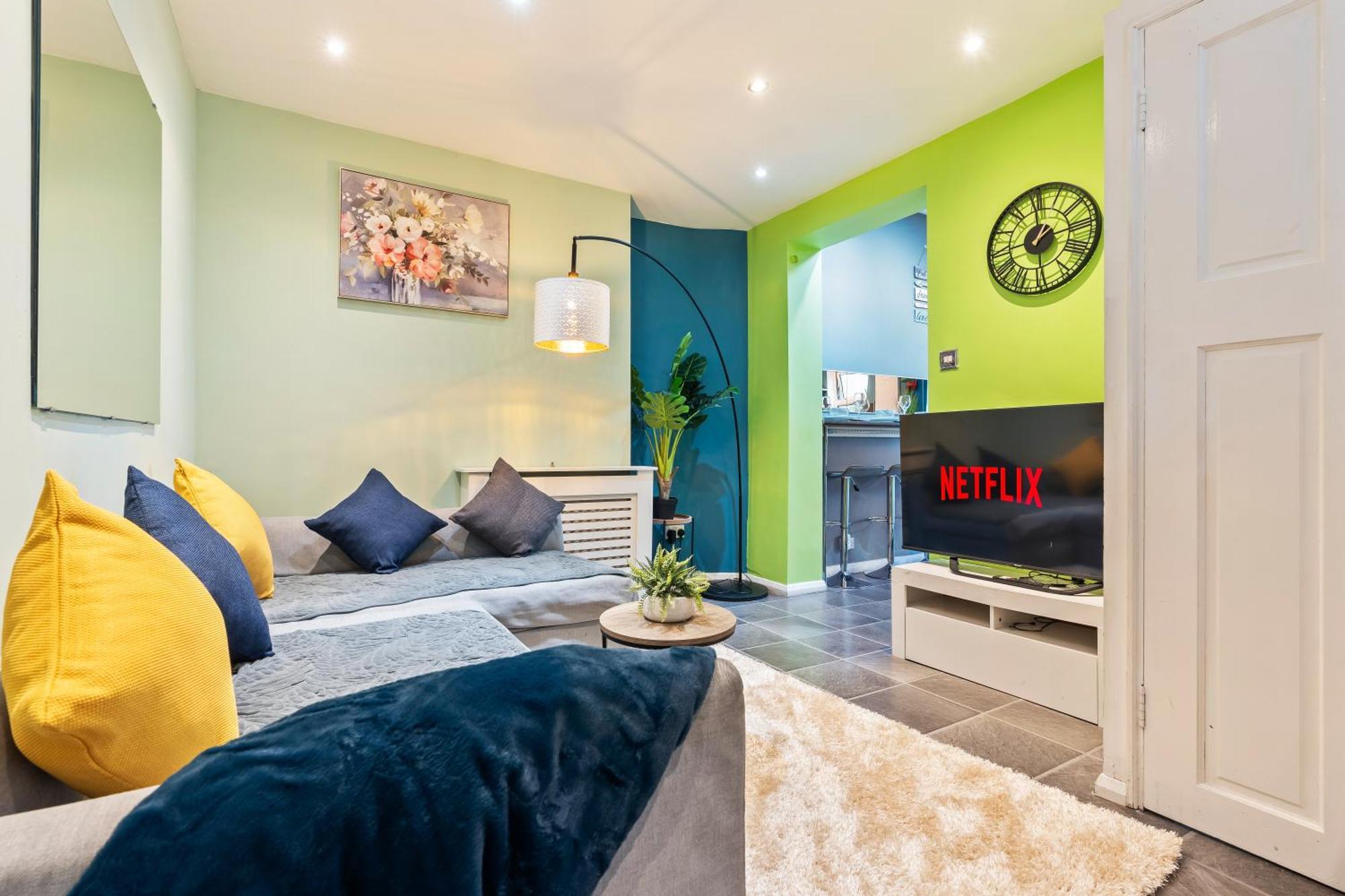 Comfy 4bed House Close To Subway Ferienhaus London