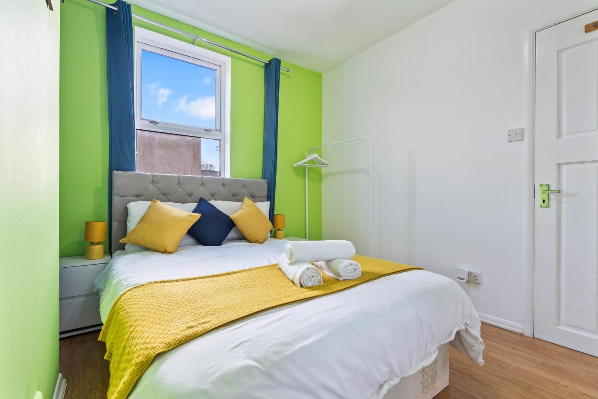 Comfy 4bed House Close To Subway Ferienhaus