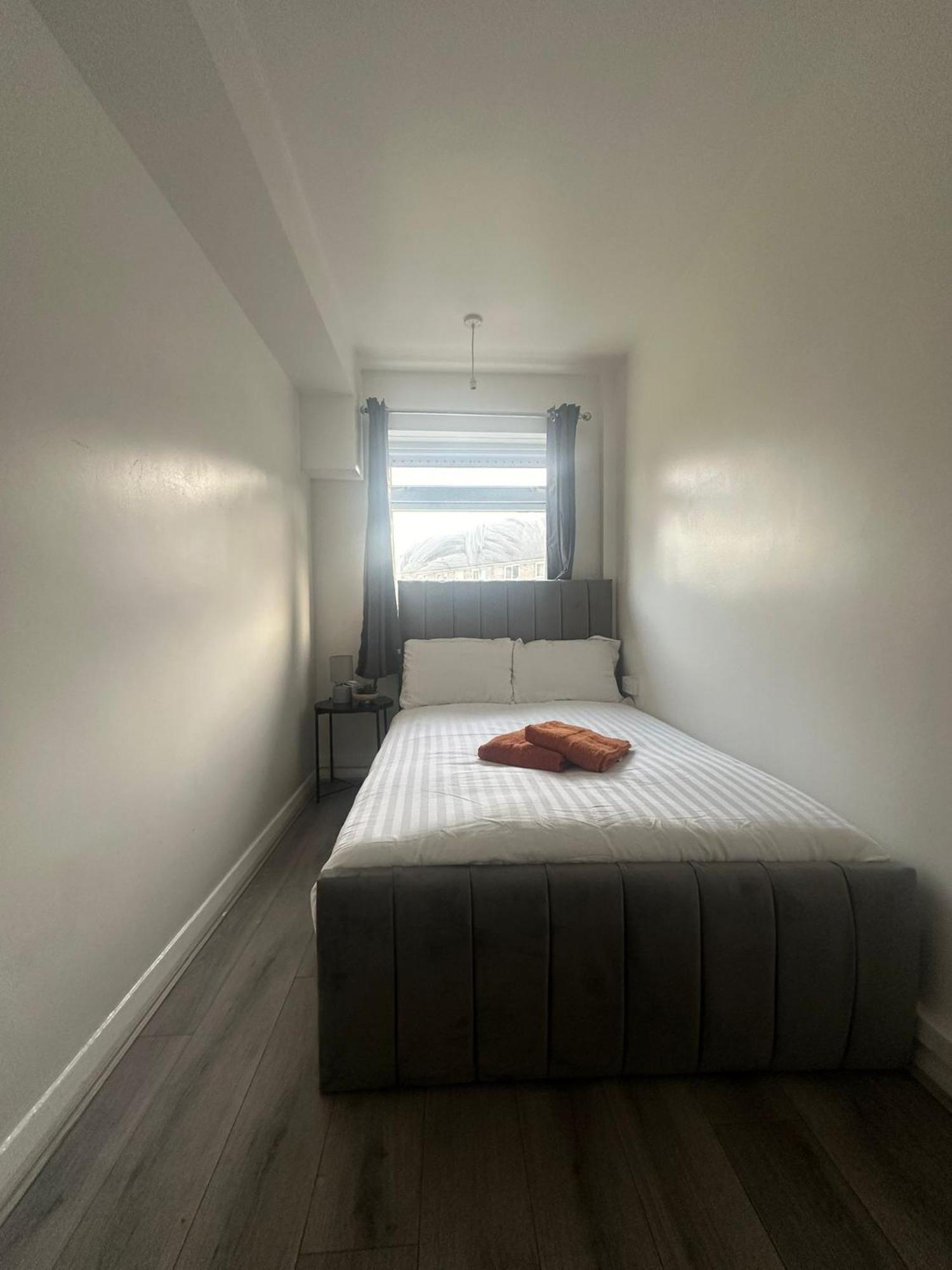 Modern In A 4 Bedroom Flat In London, Shared Bathroom! Accommodatie bij particulieren