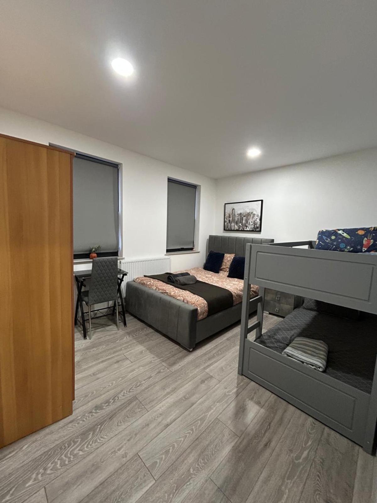 Luxury 1 Bedroom With Open Plan Kitchen For 6 Person In London! E1 Appartement