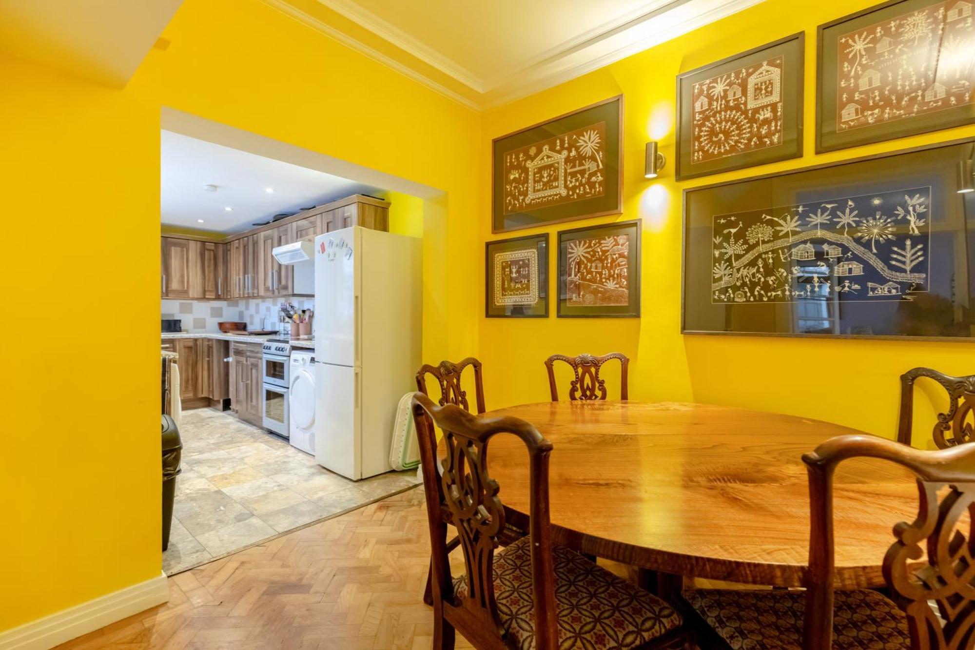 Apartment Regal Haven 4 Bed Near Buckingham Palace London