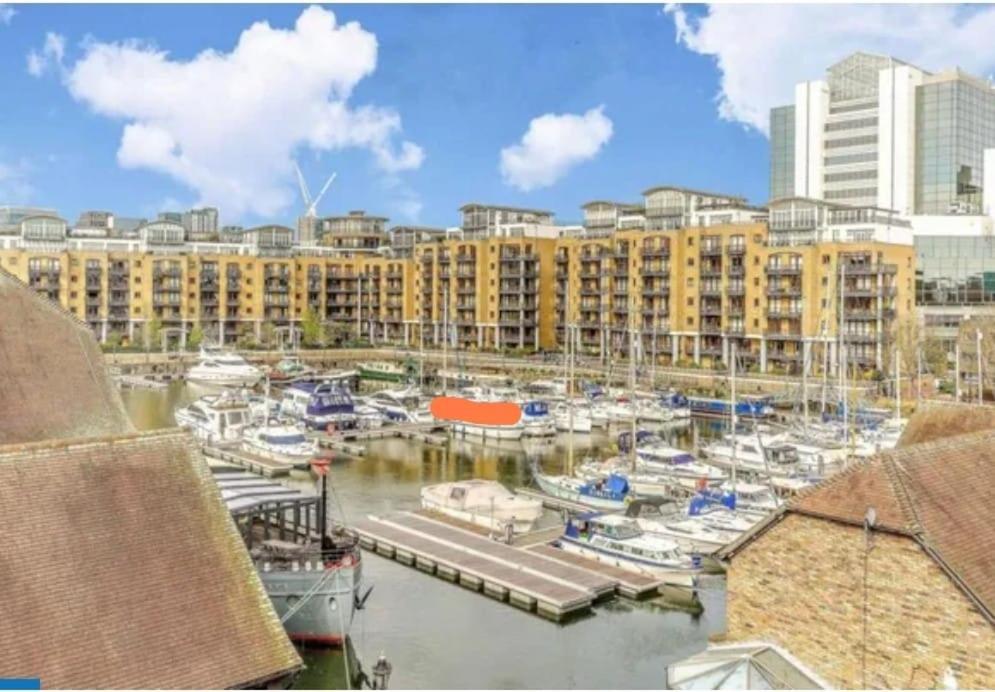 Amazing Location 1 Bd Flat On St Katharine's Docks *