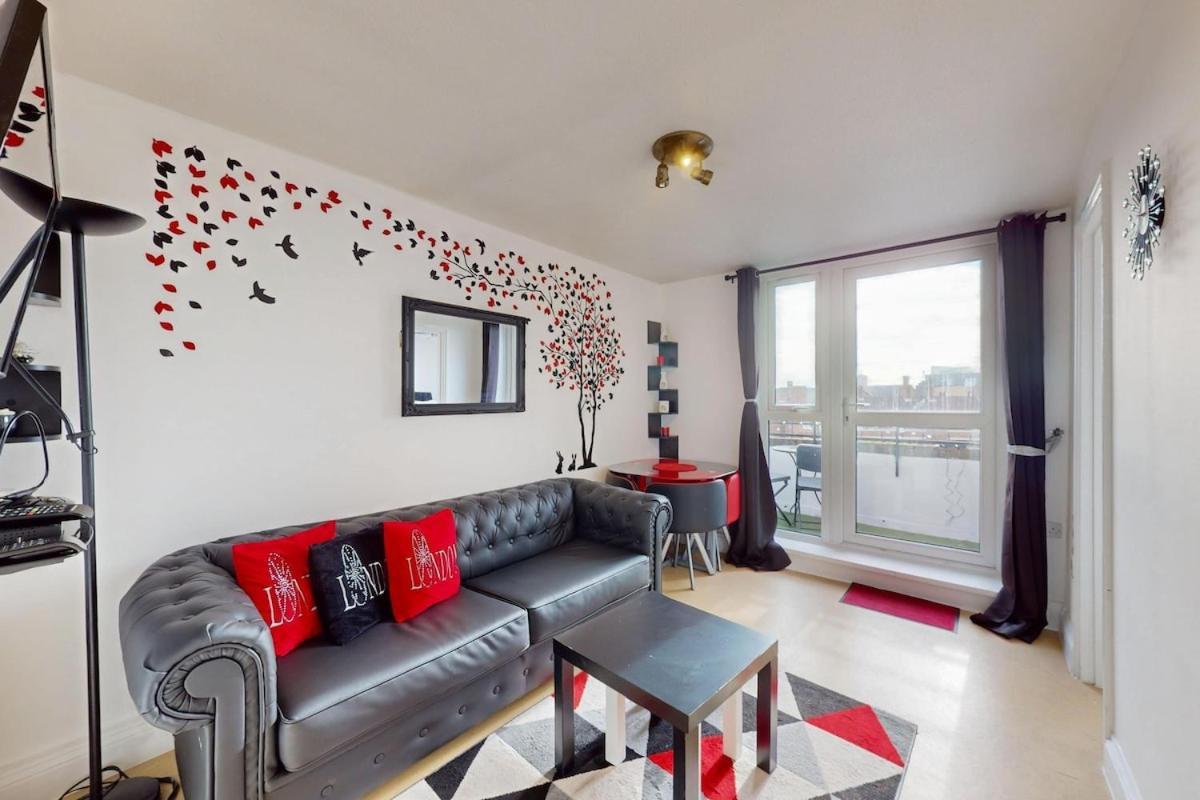 Amazing Location 1 Bd Flat On St Katharine's Docks London
