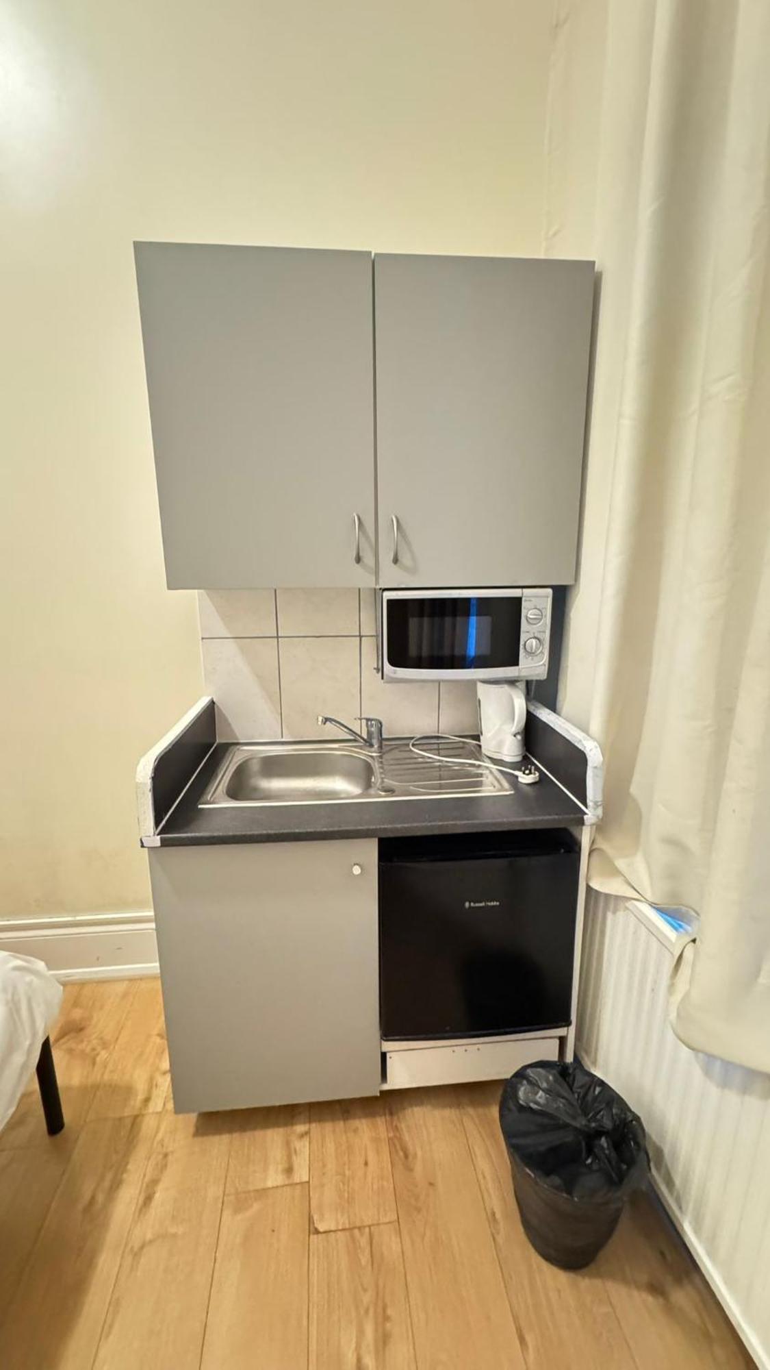 Collingham Place Apartment *