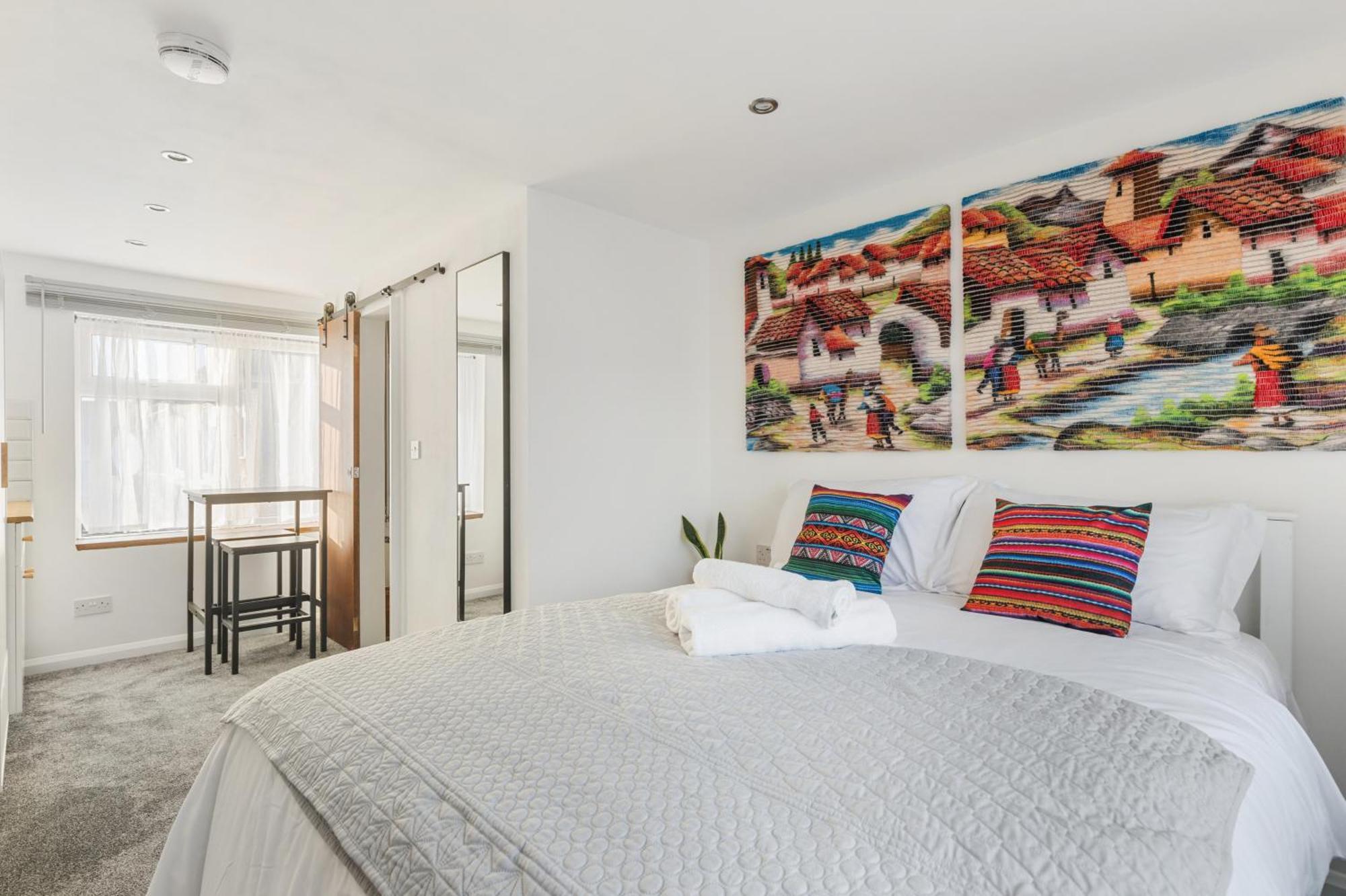 Apartment New Luxurious 4 Bedroom London