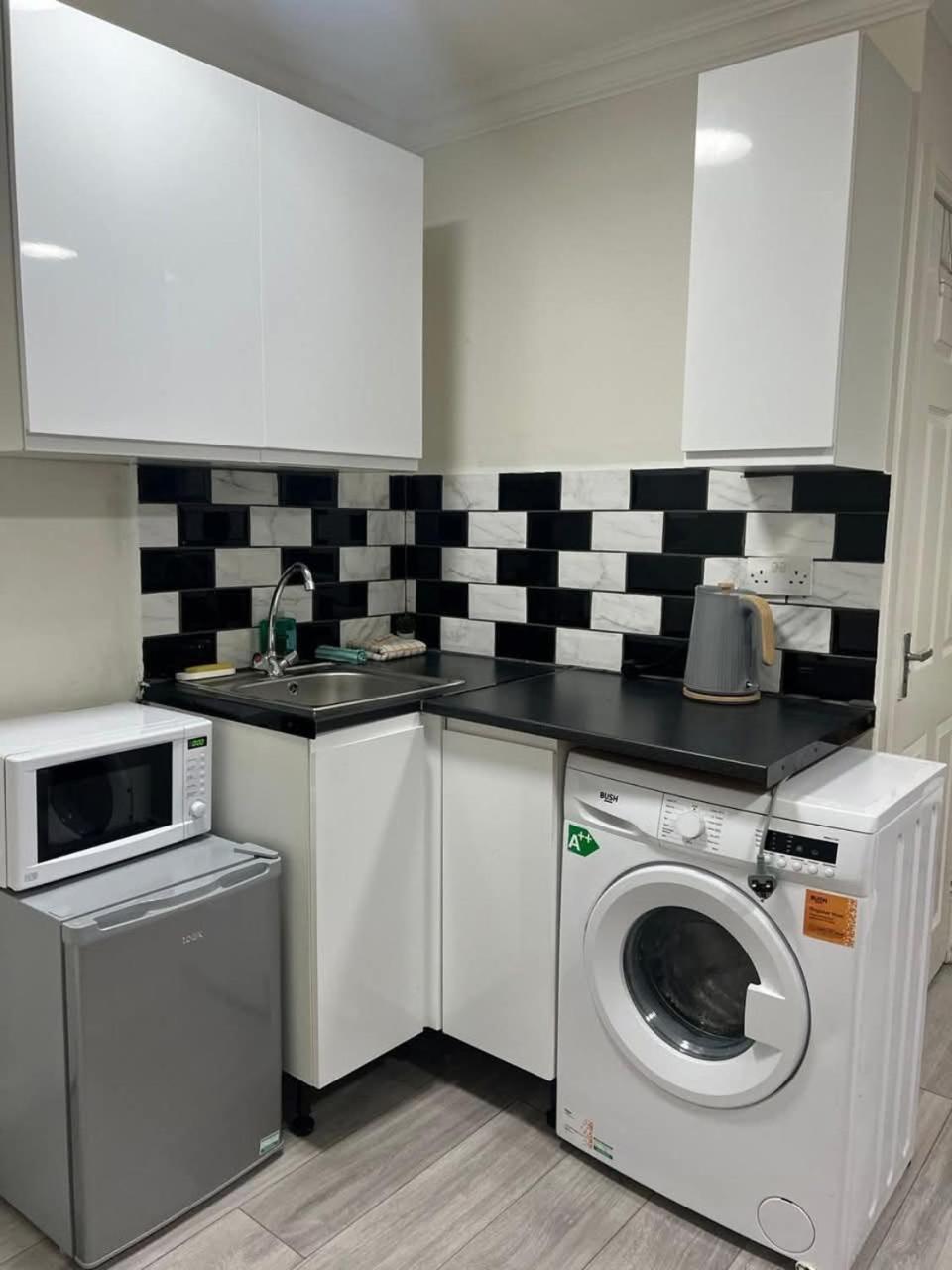 W3 Apartment *