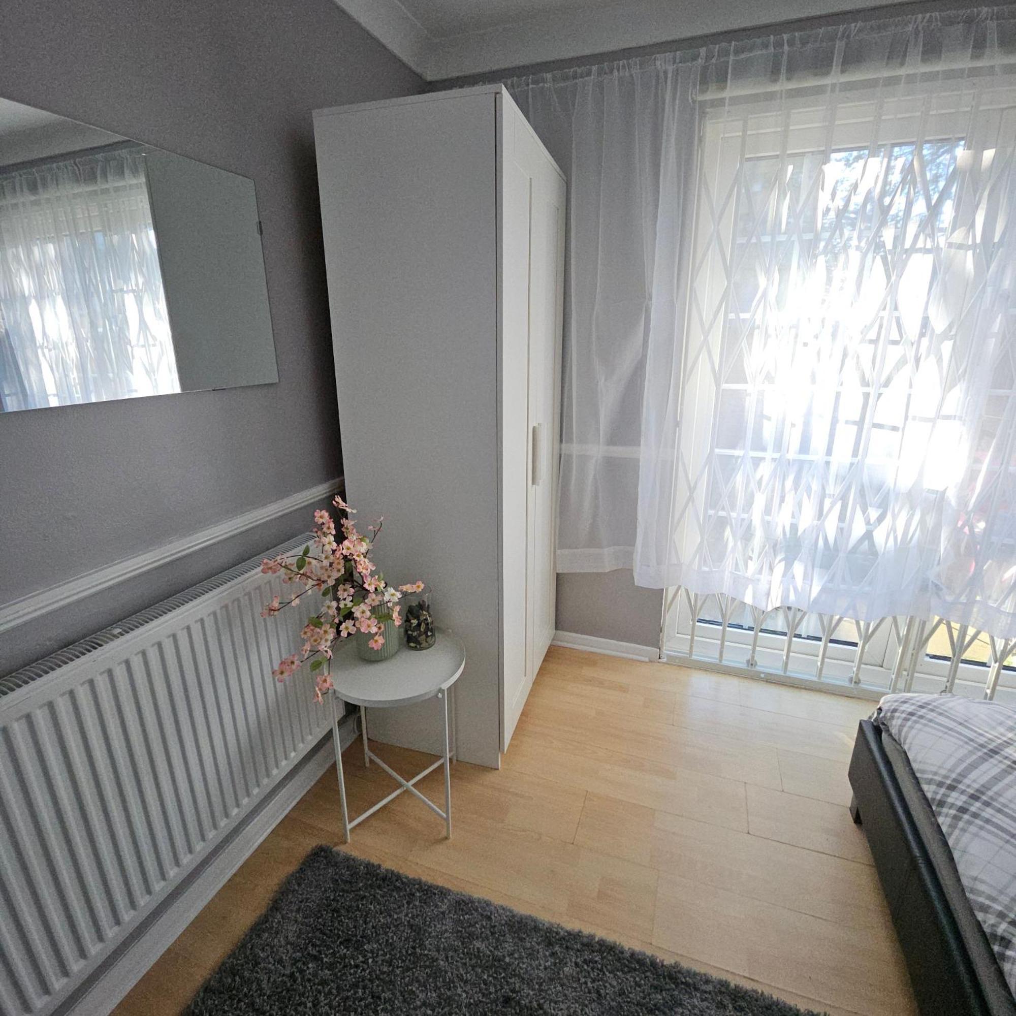 Guest house Modern Spacious 10 Minutes From Eye
